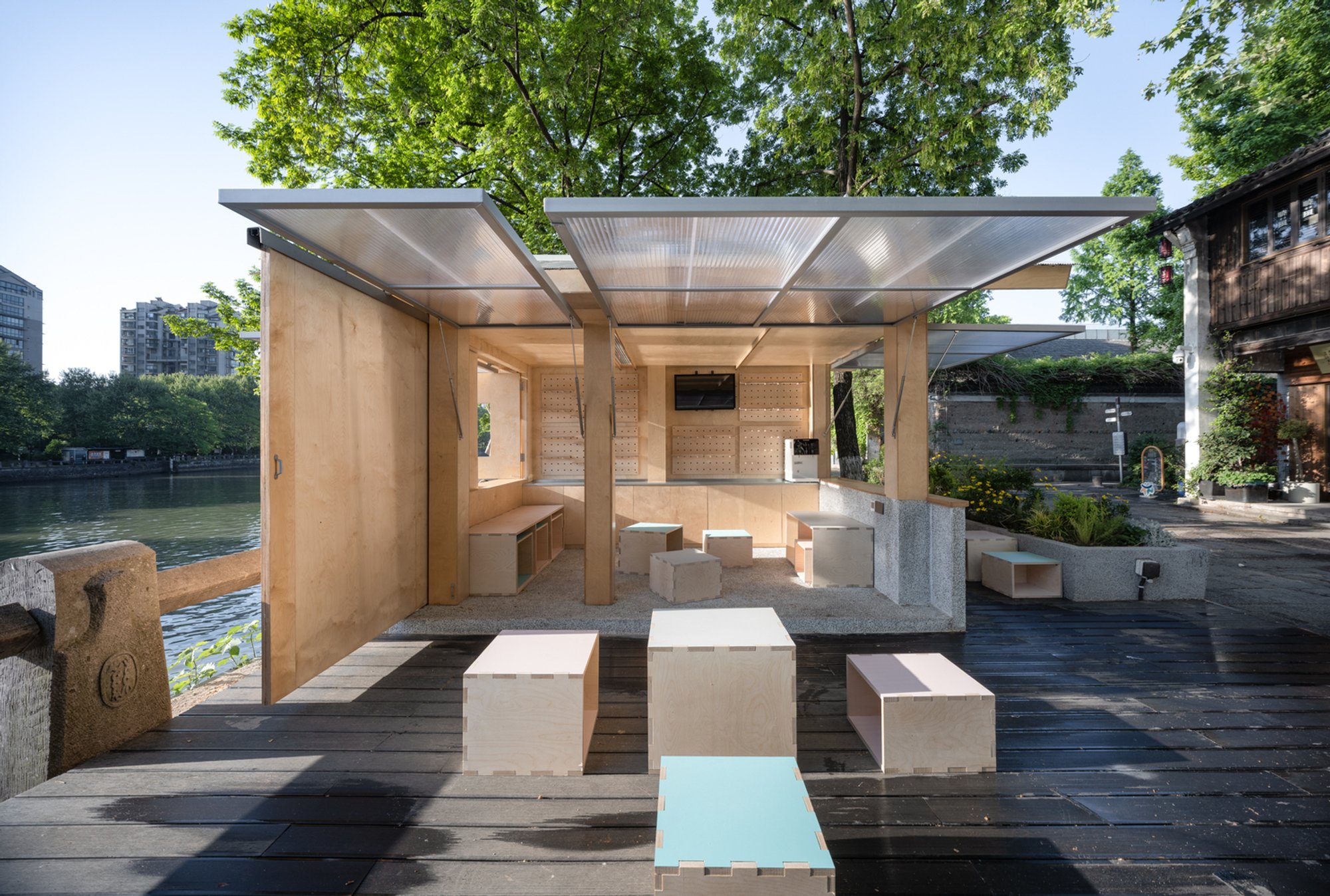 Canal Pavilion Post by ZAOZUO Architecture Studio: A Public Welfare Transformation on Hangzhou’s Grand Canal