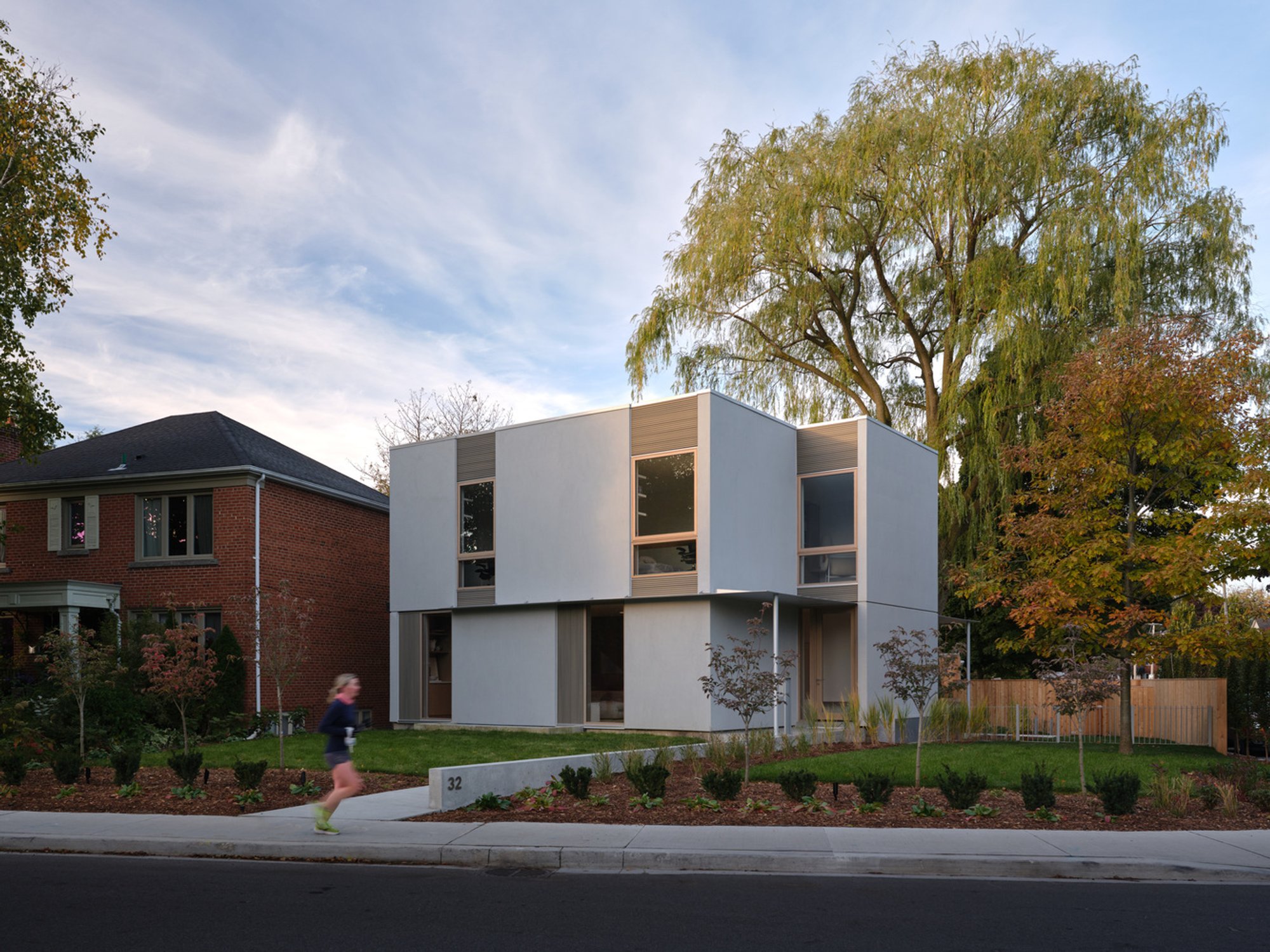 Willow House by StudioAC: A Suburban Sanctuary Rooted Around a Tree
