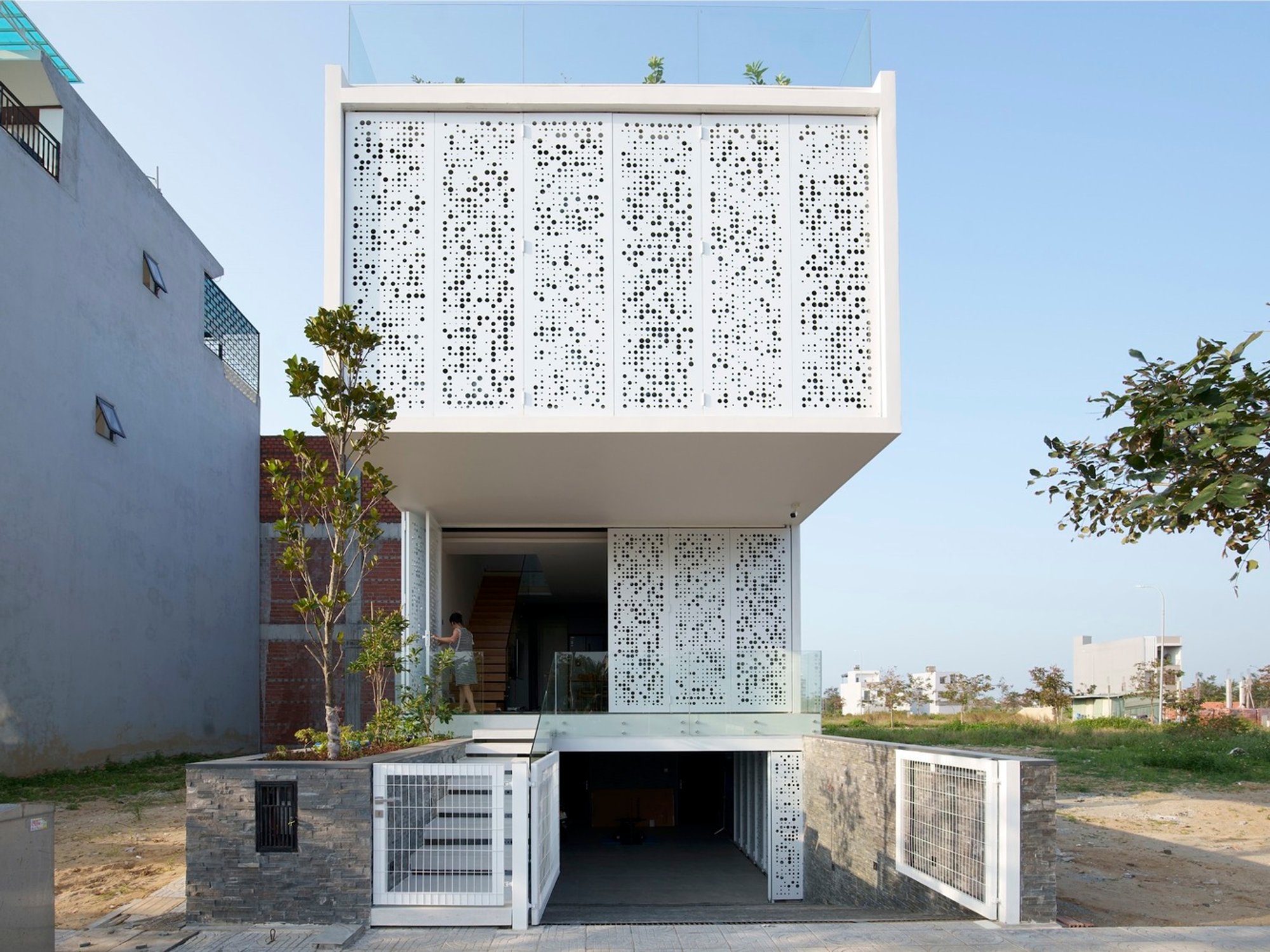 TH House by 85 Design – Sustainable Family Living in Hòa Hải, Vietnam