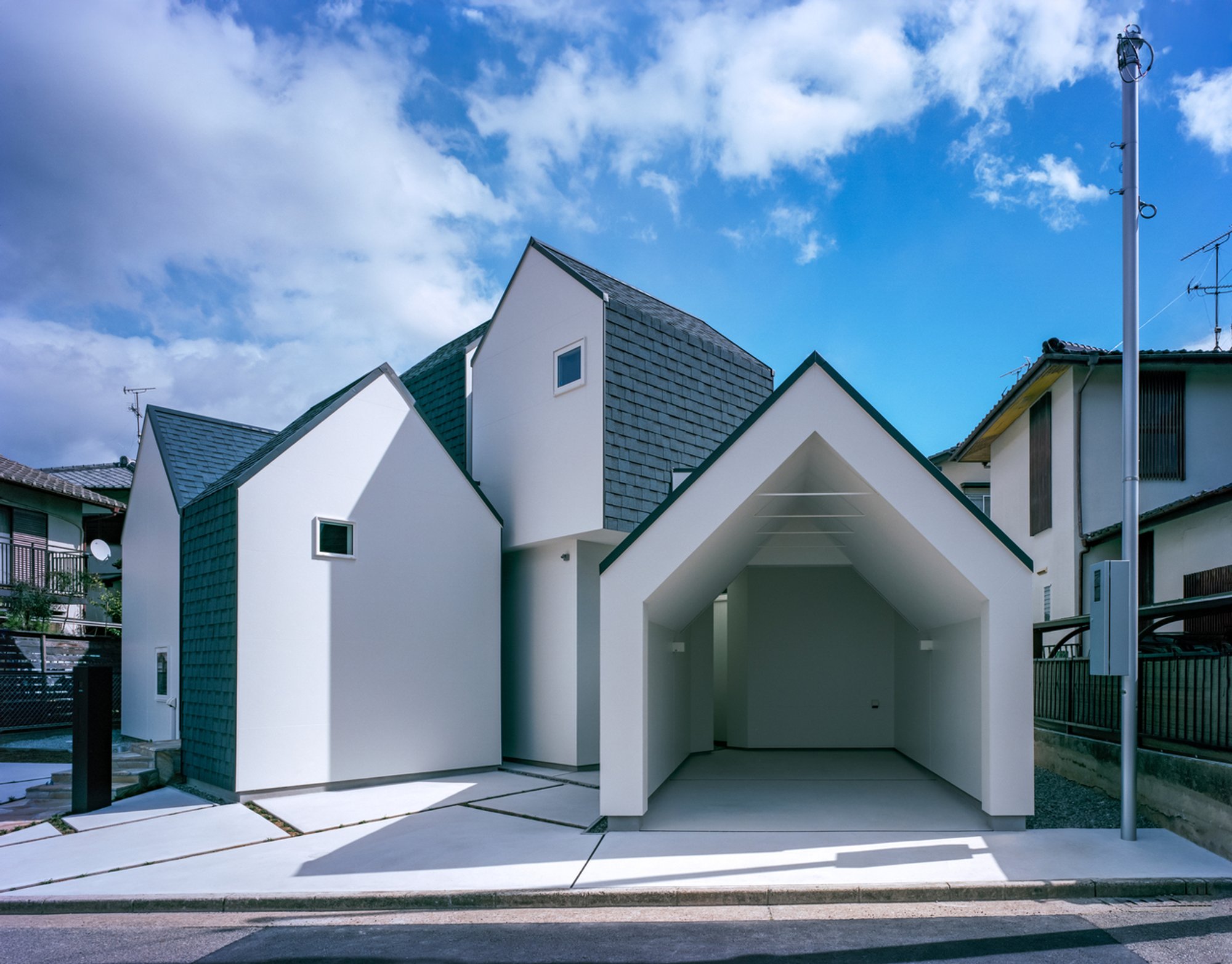 House in Inagawa-cho by FujiwaraMuro Architects – Innovative Residential Design in Kobe, Japan