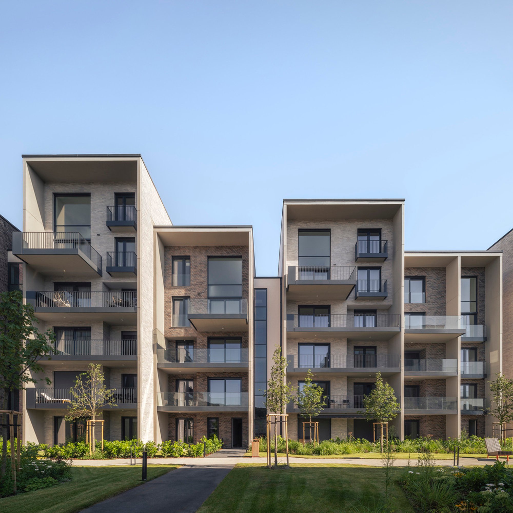 Lake 11 Home & Park: A Lakeside Residential Oasis in Budapest by Coldefy + DDS