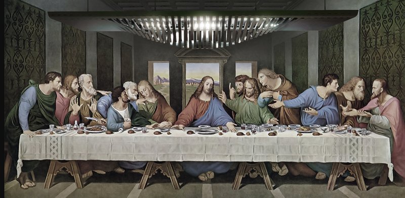 LuxOre reimagined above The Last Supper, symbolizing the dialogue between art, light, and innovation.