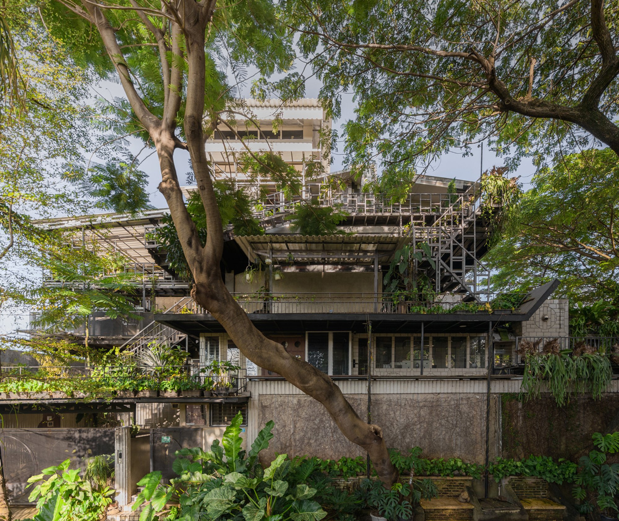 Kampoong Guha: A Mixed-Use Architectural Oasis in Tangerang