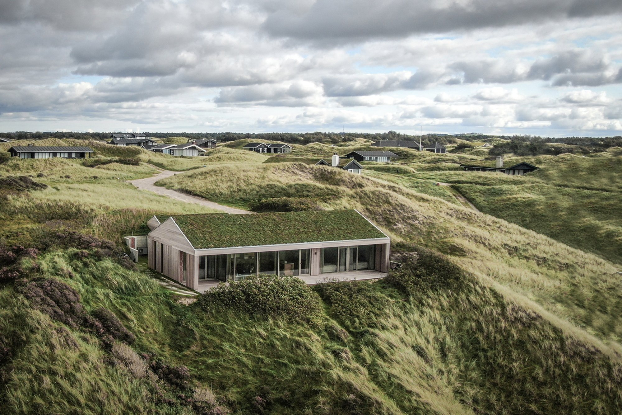La Cour Retreat by N+P Architecture: A Serene Coastal Sanctuary in Denmark