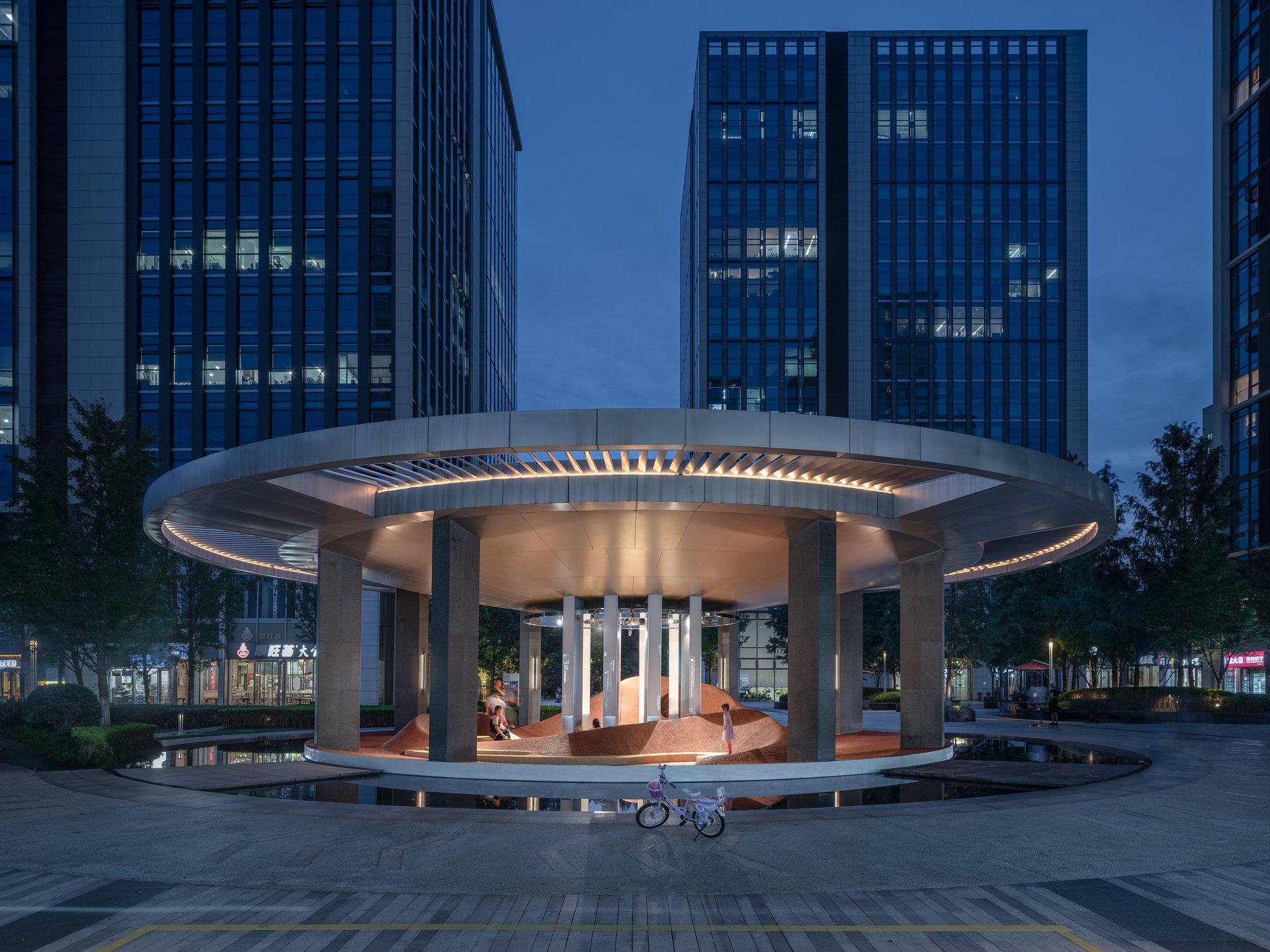 Wave Pavilion by Moguang Studio: Redefining Urban Micro-Spaces Through Movement, Light, and Touch
