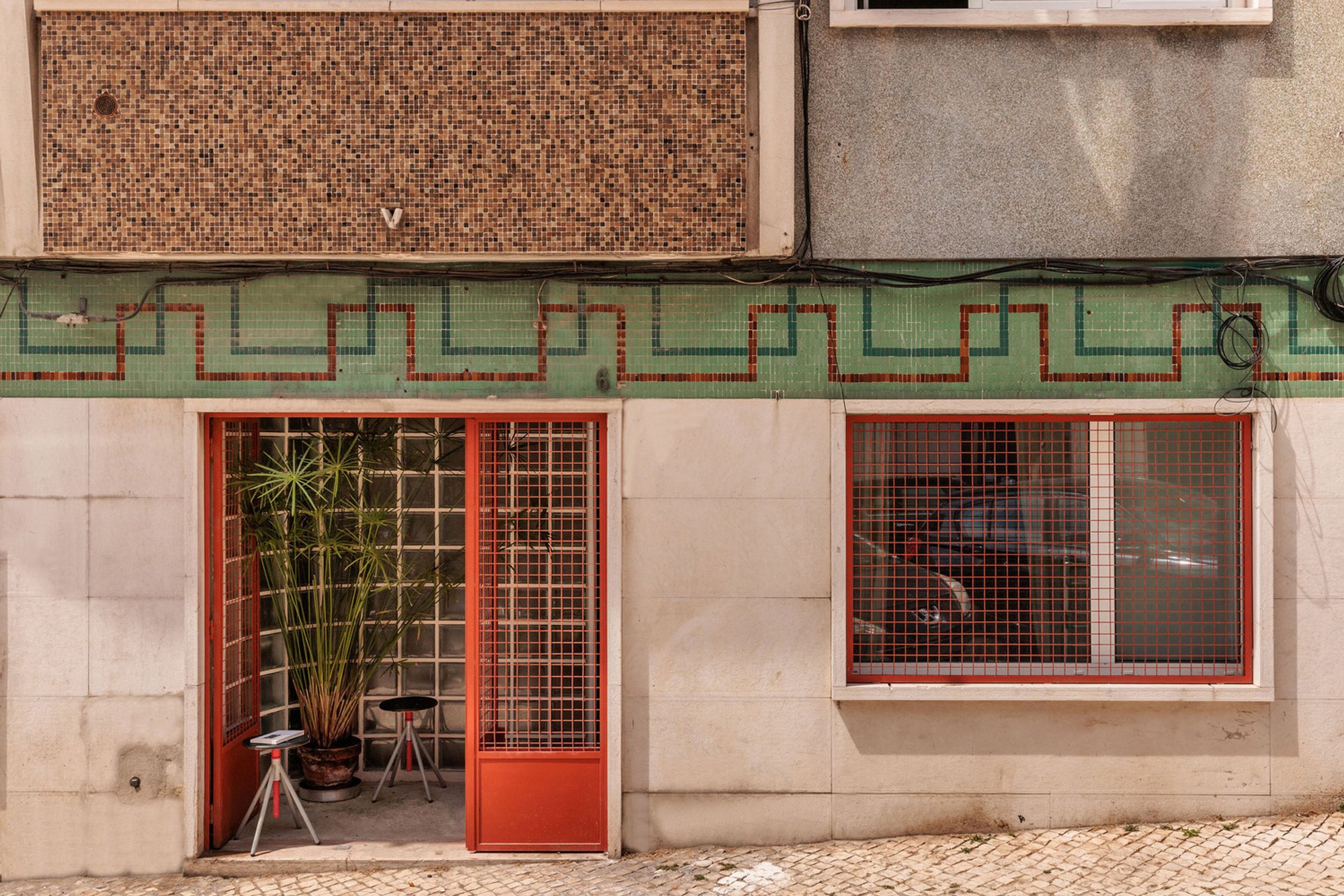 Shop to Flat by Jose-studio: Transforming a Commercial Space into a Cozy Urban Retreat