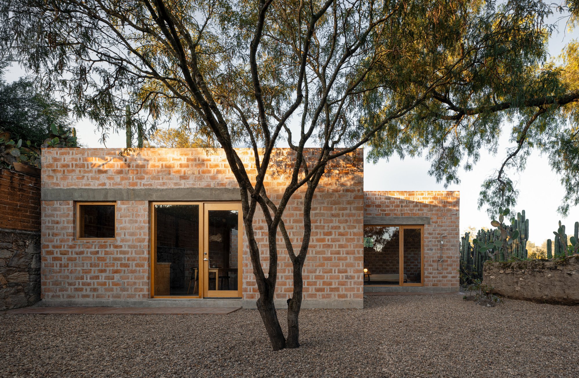 Finlandia House by Escobedo Soliz Studio — A Contemplative Brick Refuge in Mexico’s Sierra Gorda