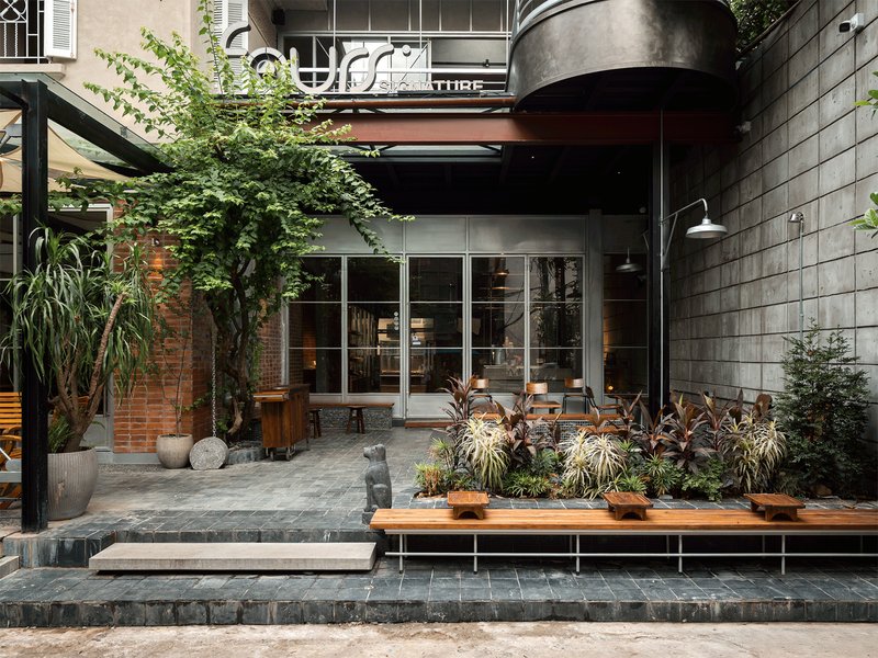 Fours Bakery Signature