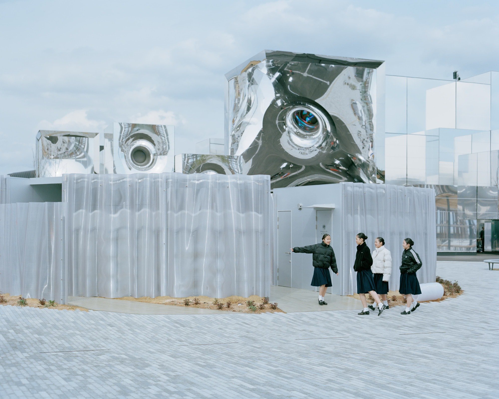 Mirage in Yumeshima by PONDEDGE + f a r m — Architectural Reflection of Light and Transience at EXPO 2025