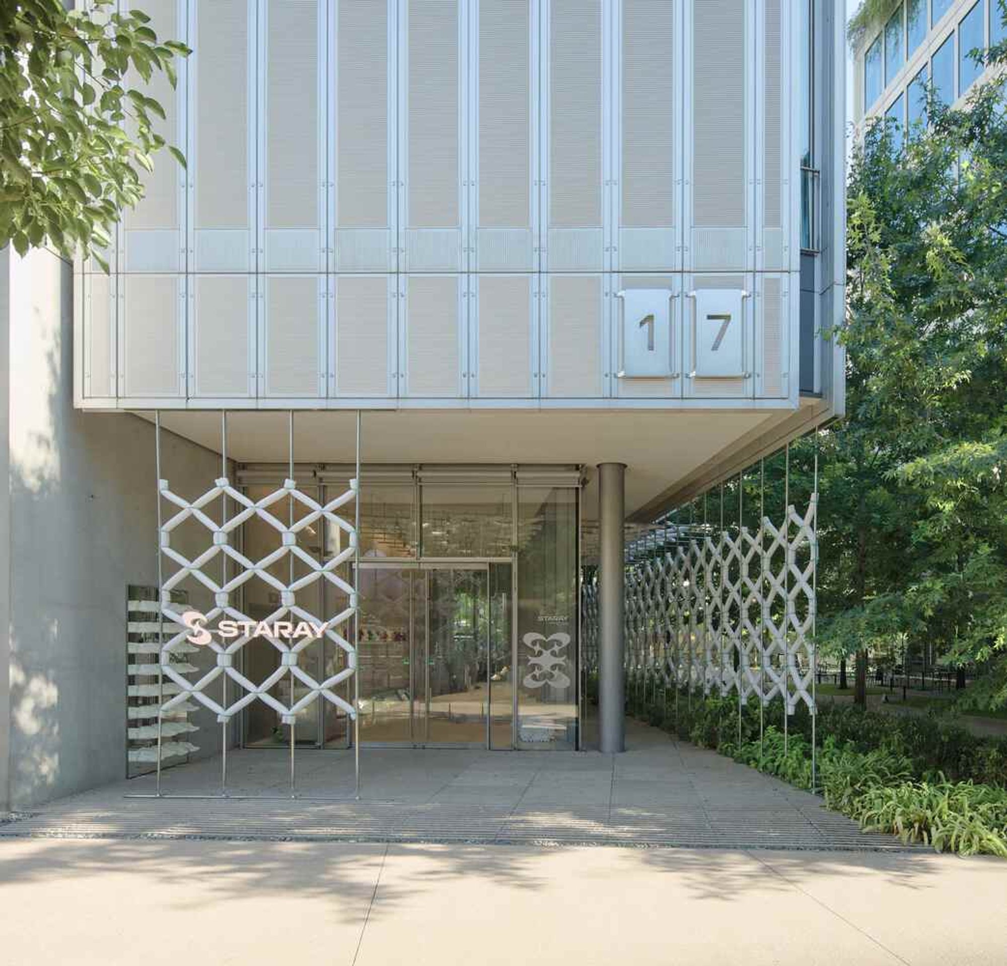 STARAY Store by Fununit Design&More: A Breathable Retail Space Bridging Technology and Nature
