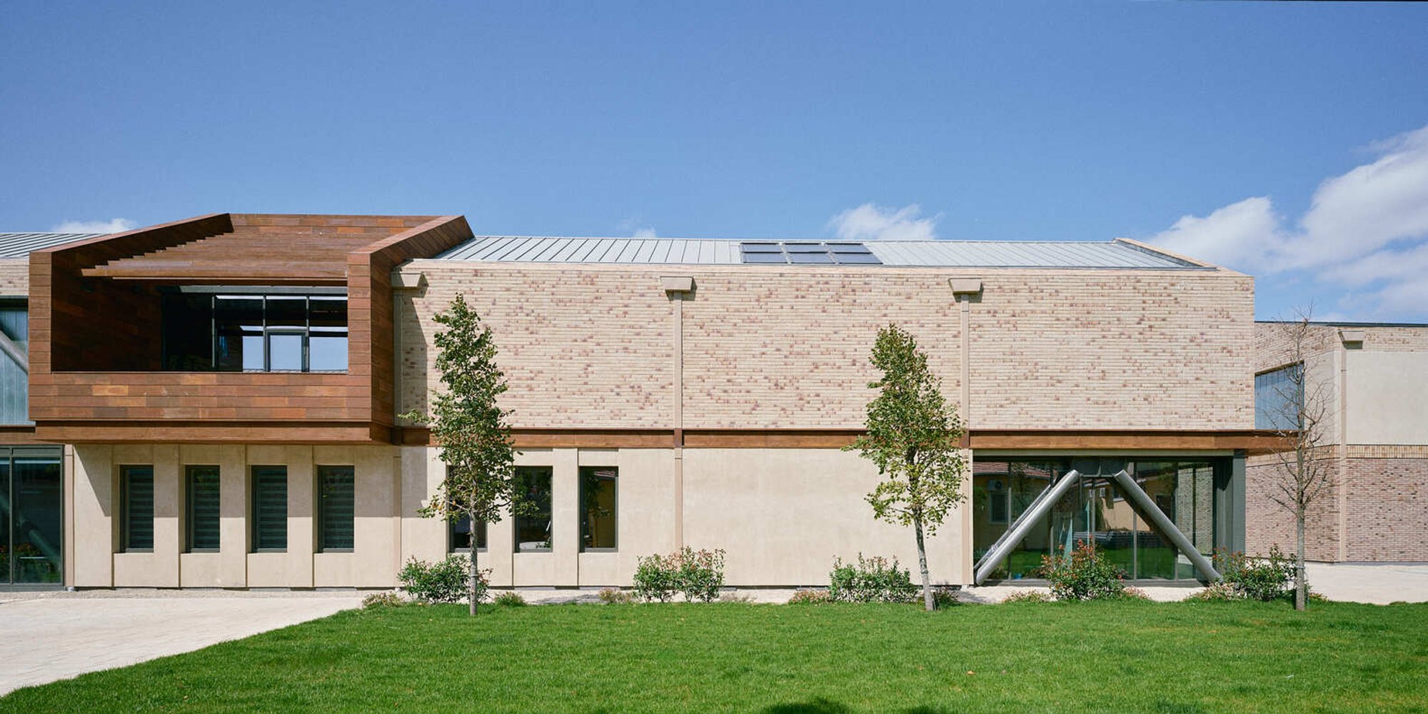 TCDD Temporary Offices and Art Galleries: Adaptive Urban Renewal at Haydarpaşa Station