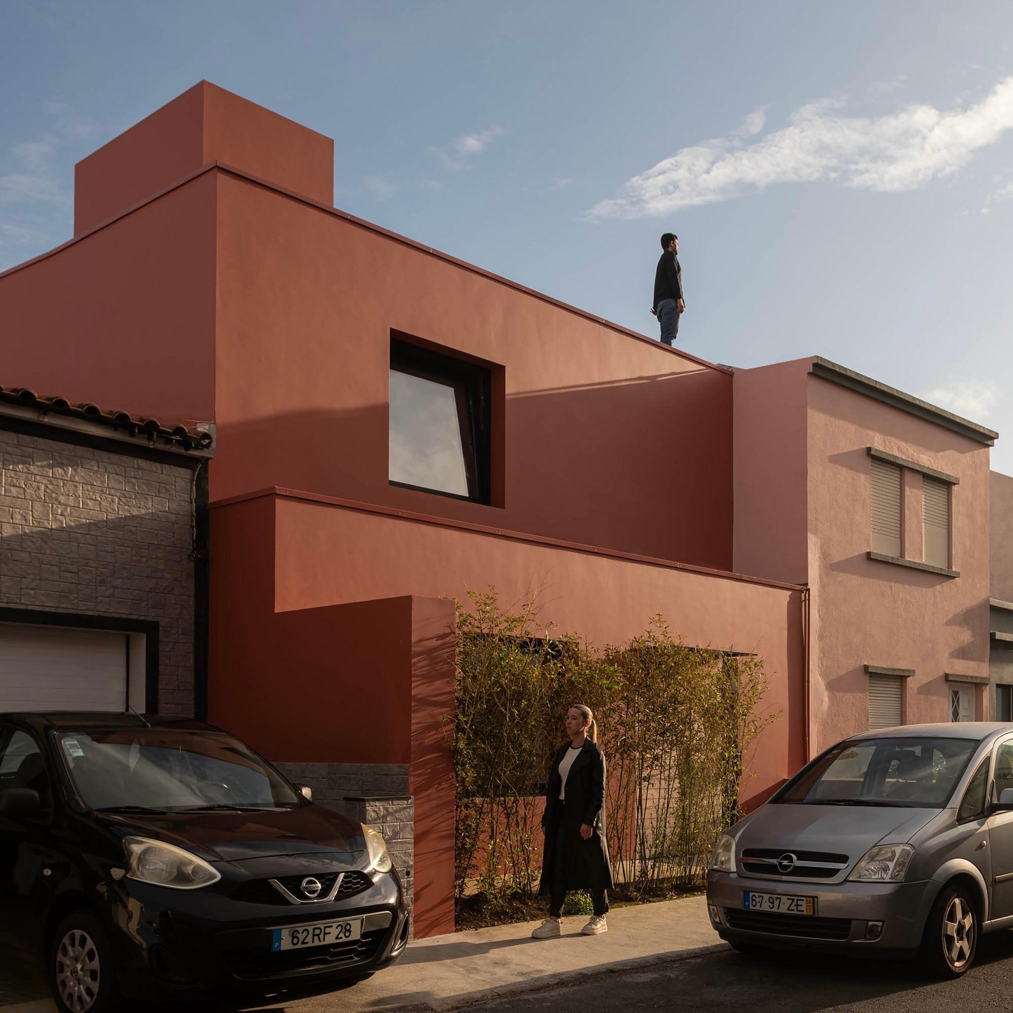 House MU by Sal Arquitetos – A Contemporary Home Rooted in Nature and Culture