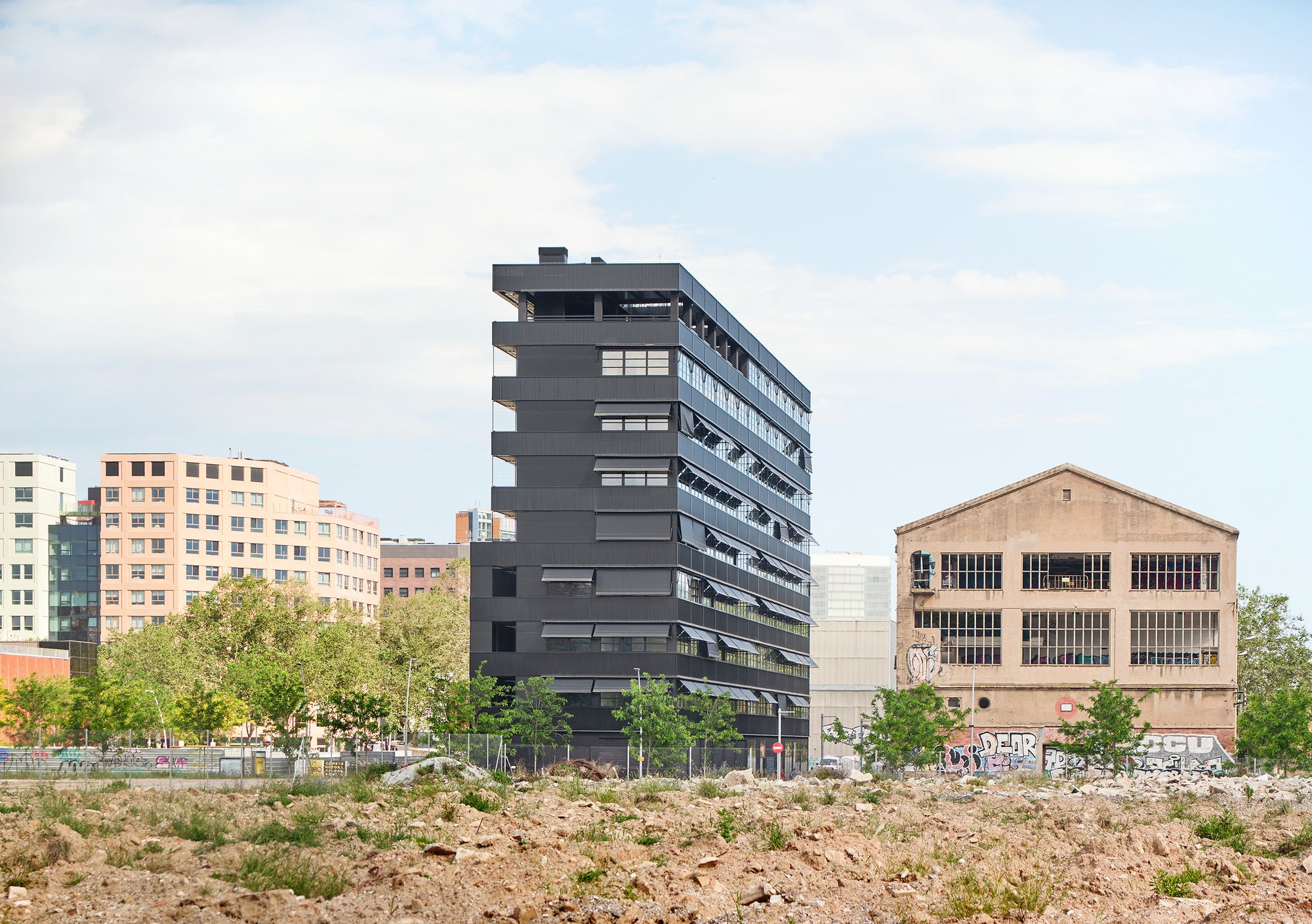 45 Industrialized Social Housing Units by Vivas Arquitectos: A Model for Sustainable Prefabricated Urban Living in Barcelona