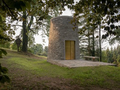 The Chapel by Berger Parkkinen + Architects: A Contemporary Monument of Light, Stone, and Memory