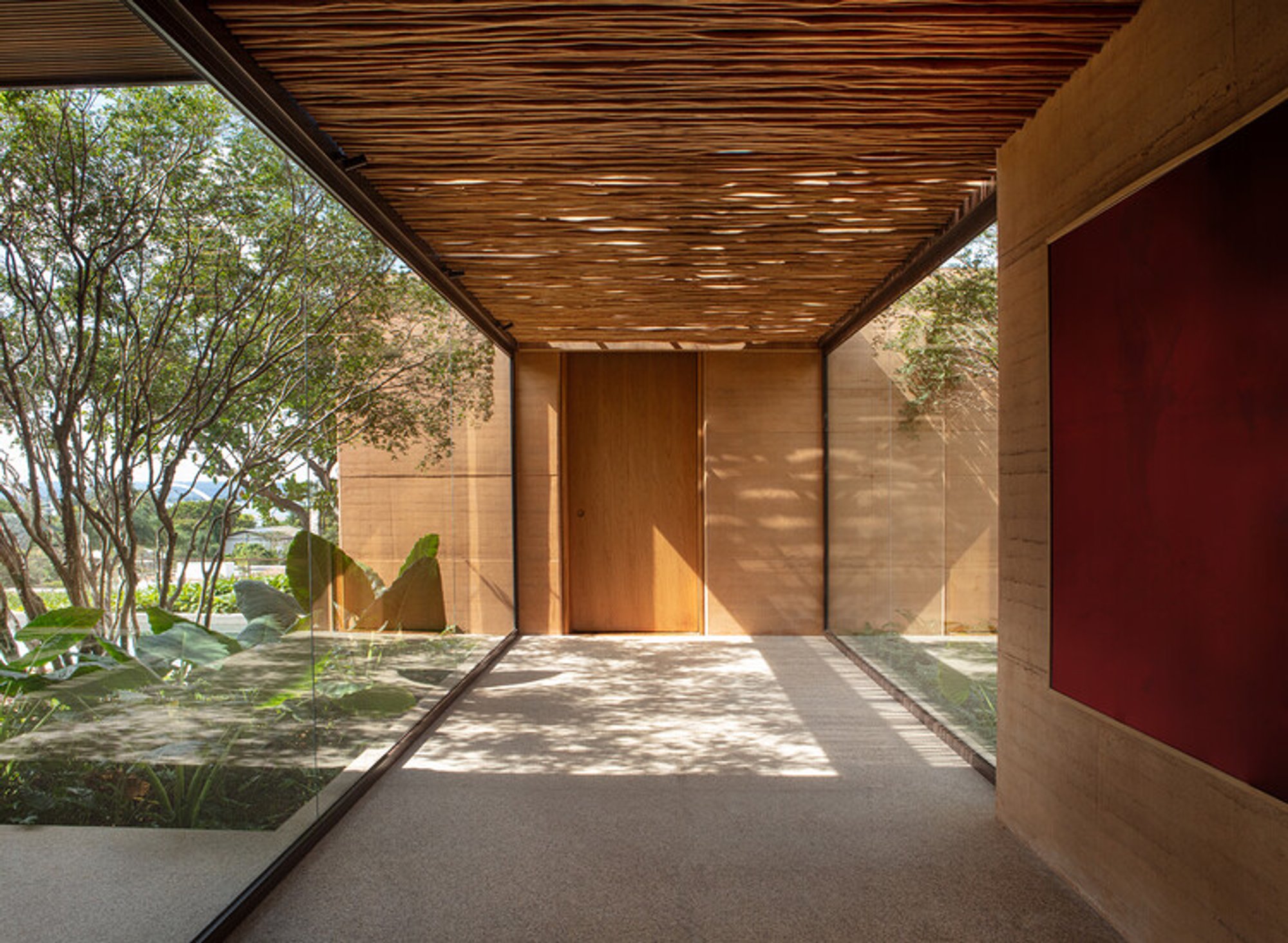 Taipa Residence by Valéria Gontijo + Arquitetos – A Minimalist Earth House Rooted in Brazilian Vernacular Architecture
