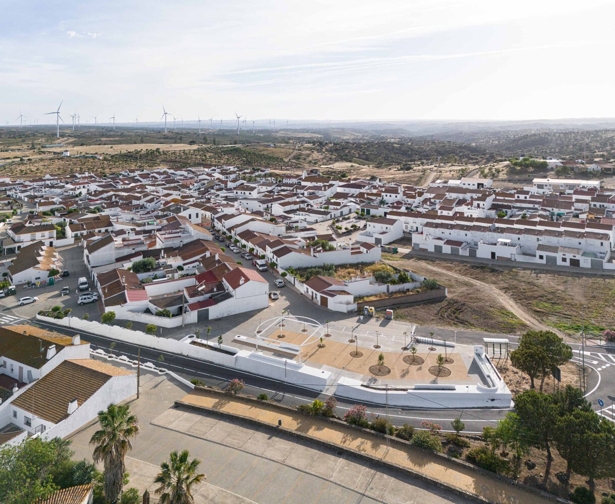 About the Fences – Clara Campoamor Square in San Silvestre de Guzmán by estudio veintidós