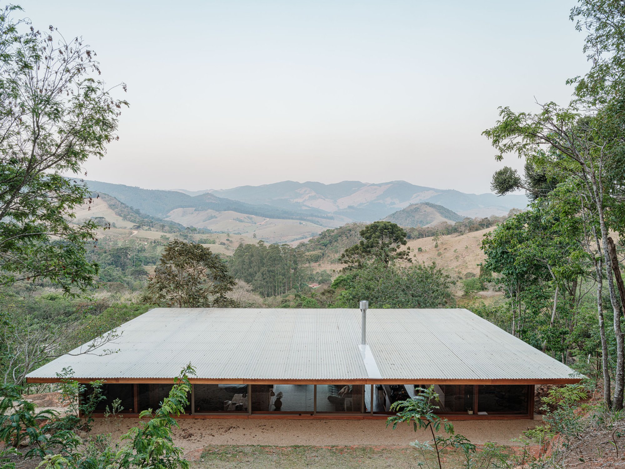 Modular Houses in Piracaia by Arquipélago Arquitetos: A Sustainable Rammed Earth and Timber Living System