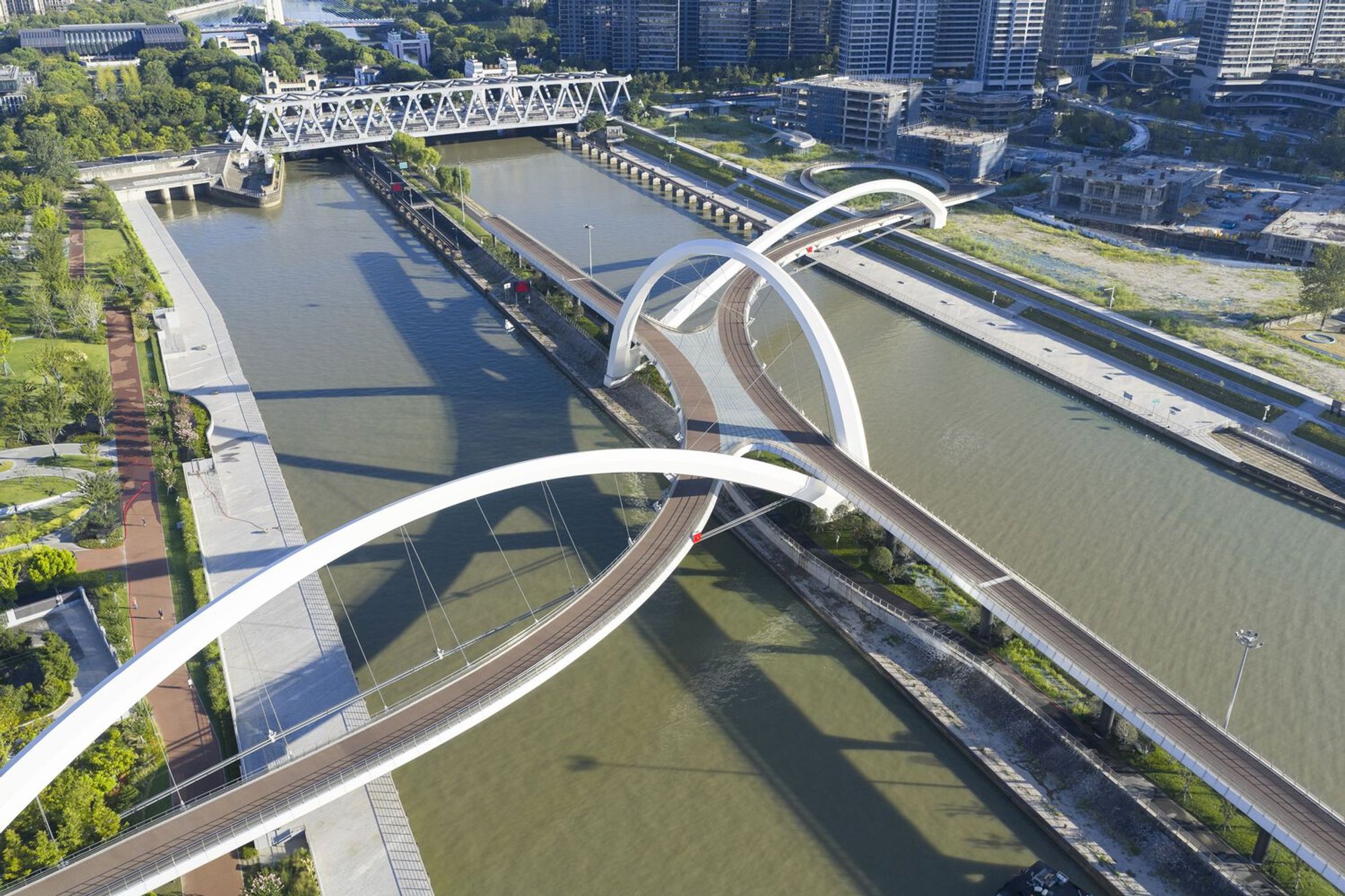 Grand Canal Gateway Bridge in Hangzhou by Zaha Hadid Architects
