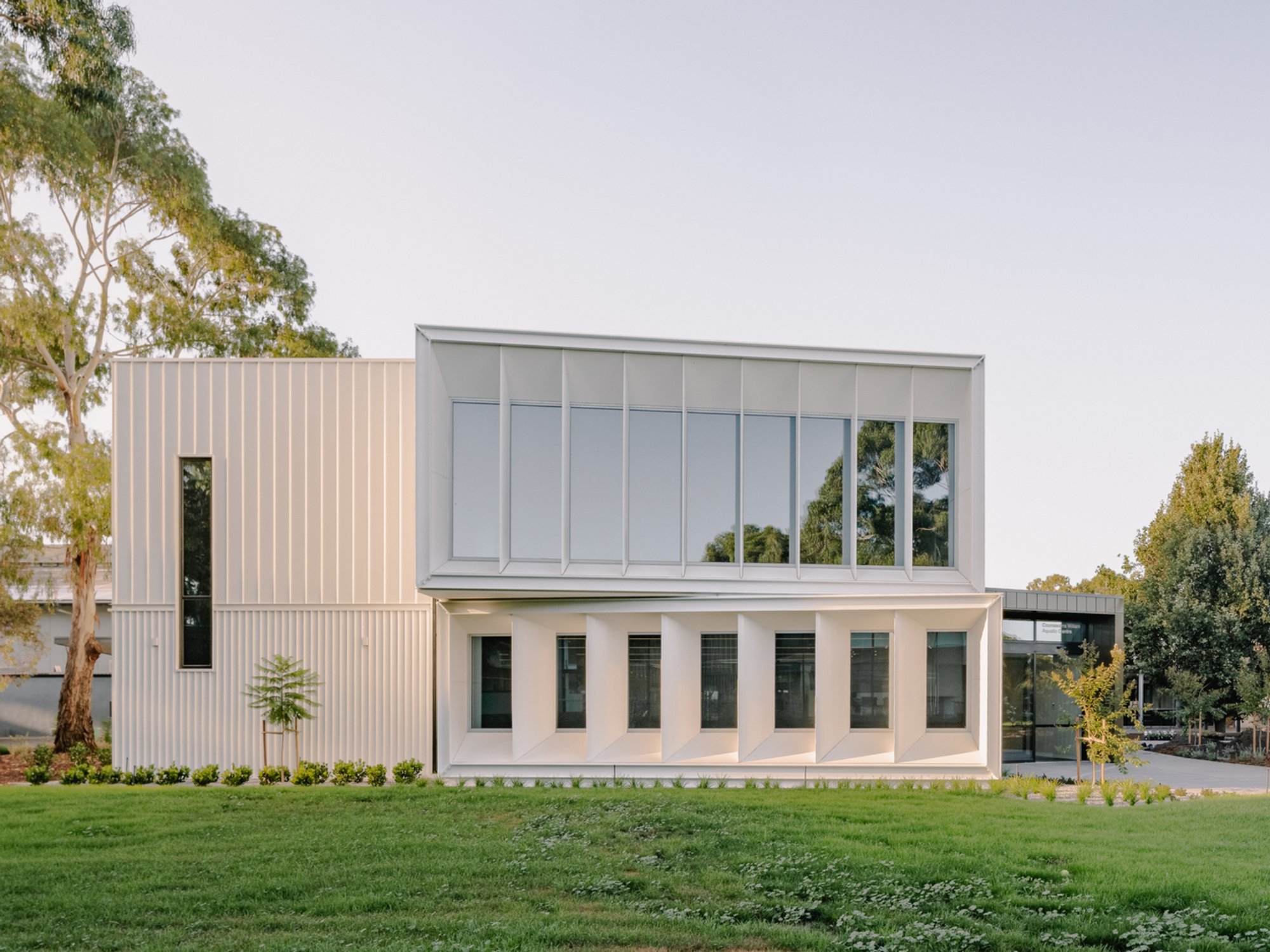 Coonawarra Willam Aquatic Centre – Ivanhoe Grammar School by Peddle Thorp Architects