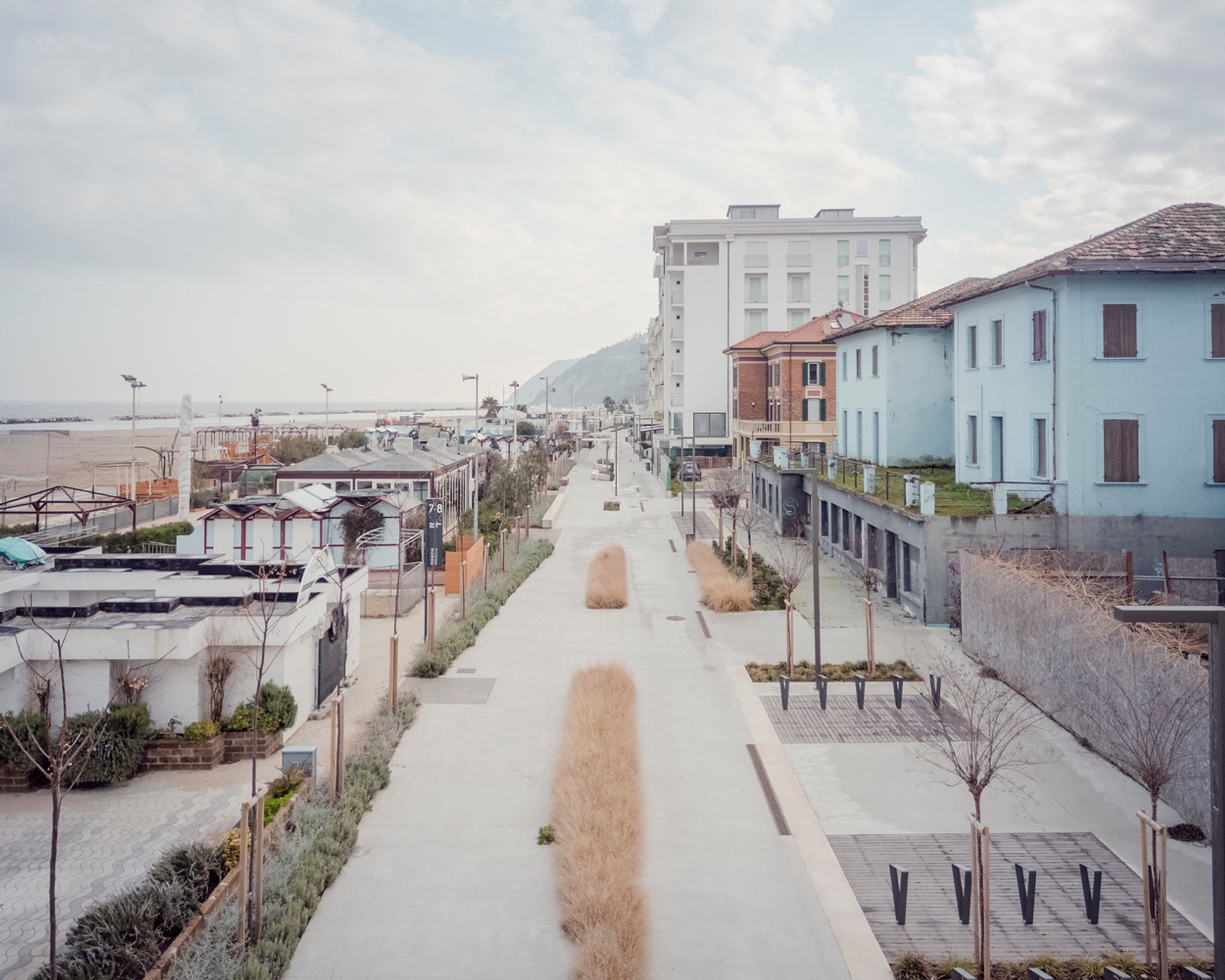Gabicce Mare Seaside Promenade: A Revitalized Coastal Public Space by Architects Barbara Balassone and Gianluca Mazzari