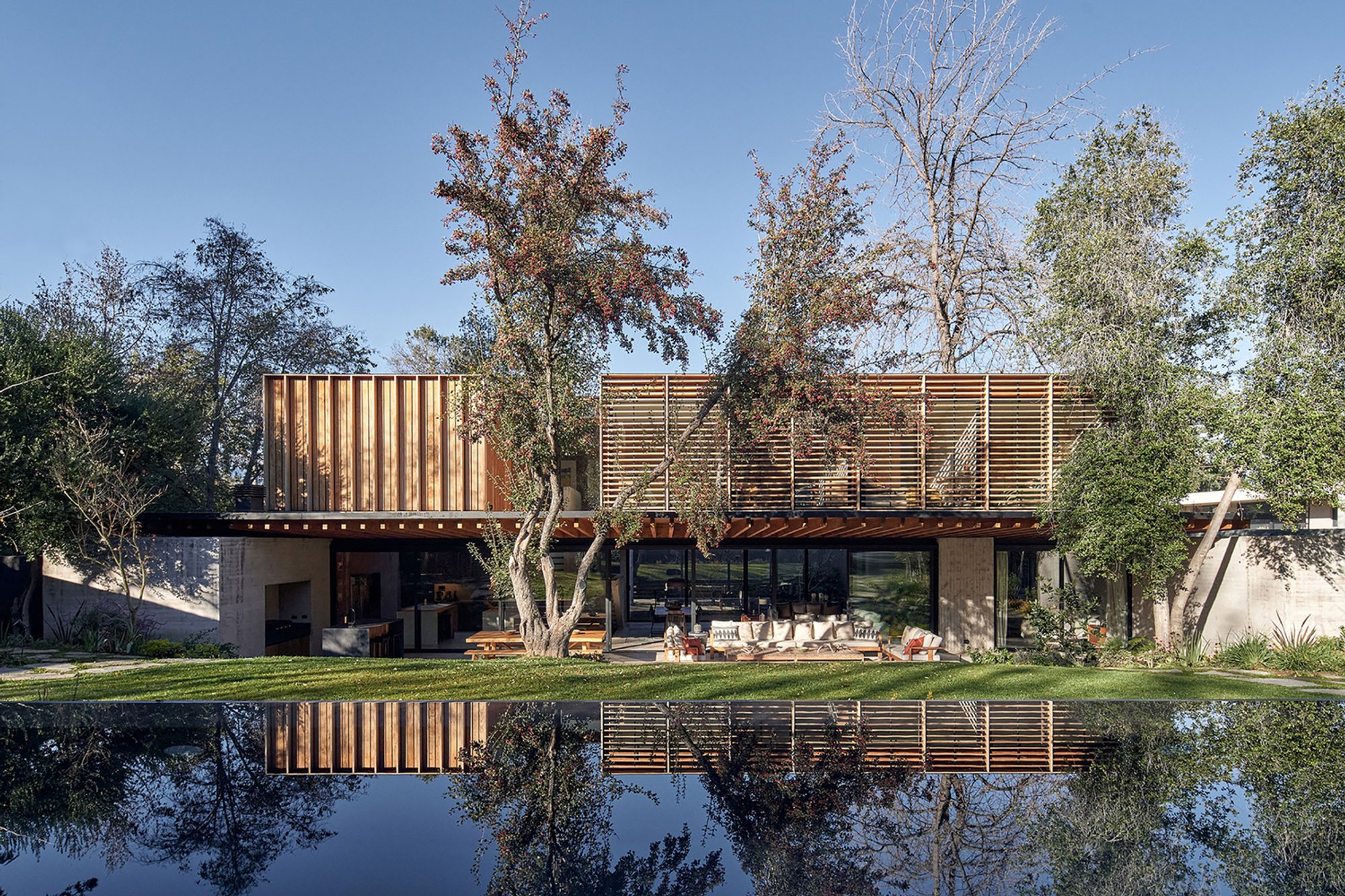 La Chupalla House by Juan Carlos Sabbagh Arquitectos – A Contemporary Family Home Rooted in Chilean Tradition