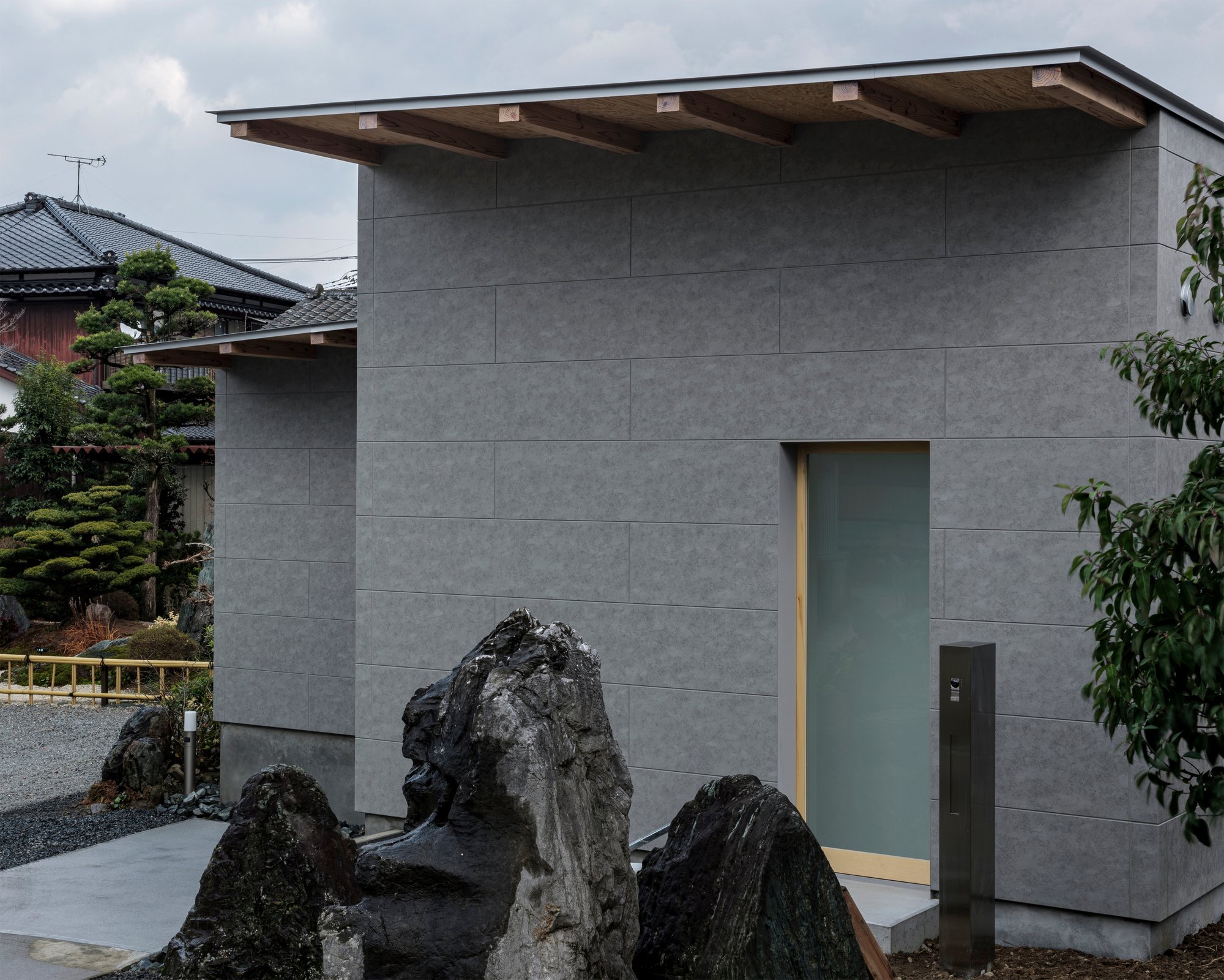 House in Fukumasu: Harmonizing Privacy and Connection Through Thoughtful Design