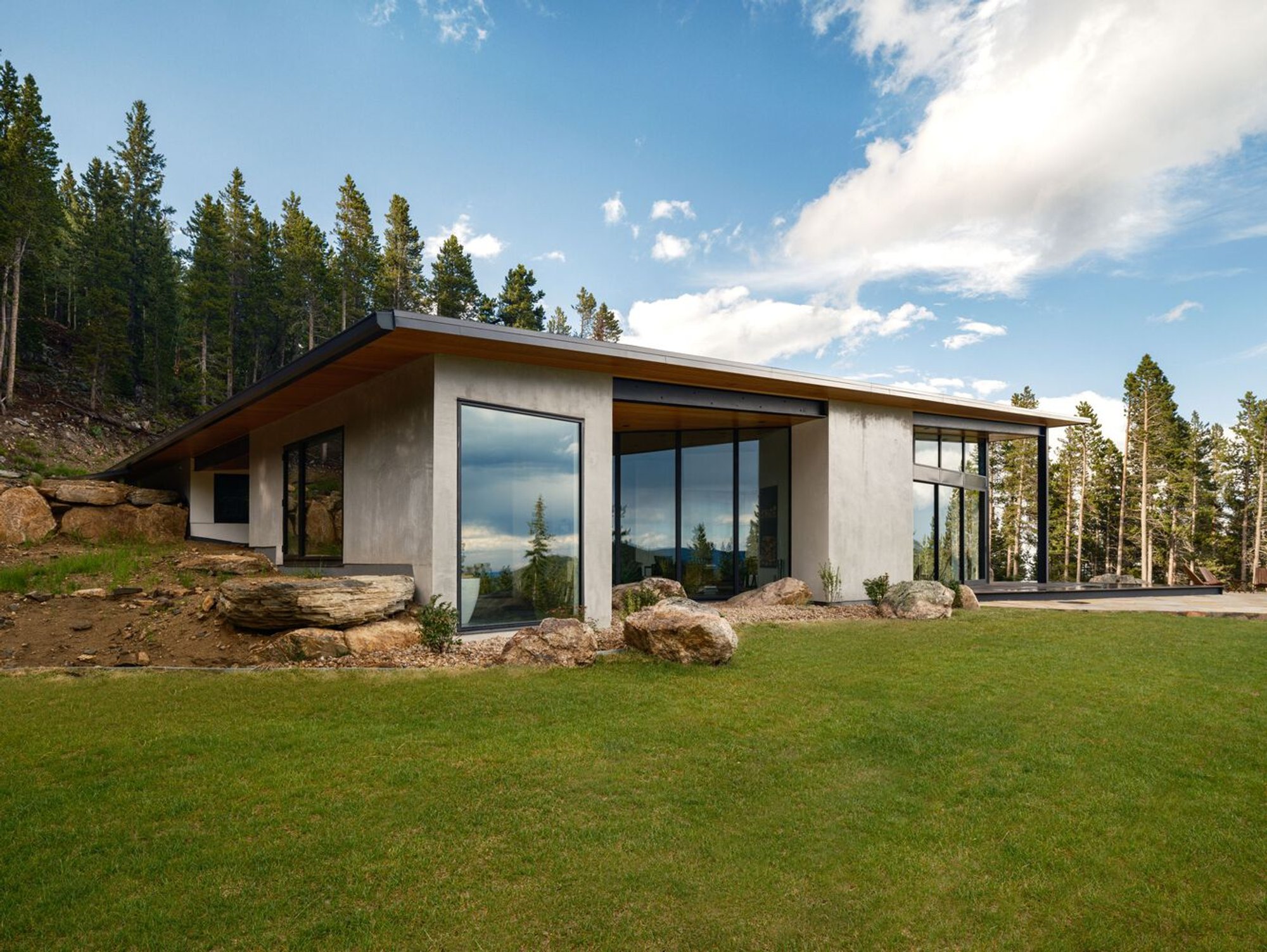 Echo Mountain Retreat by Tomecek Studio Architecture: A Forest Sanctuary Crafted for Slow Living