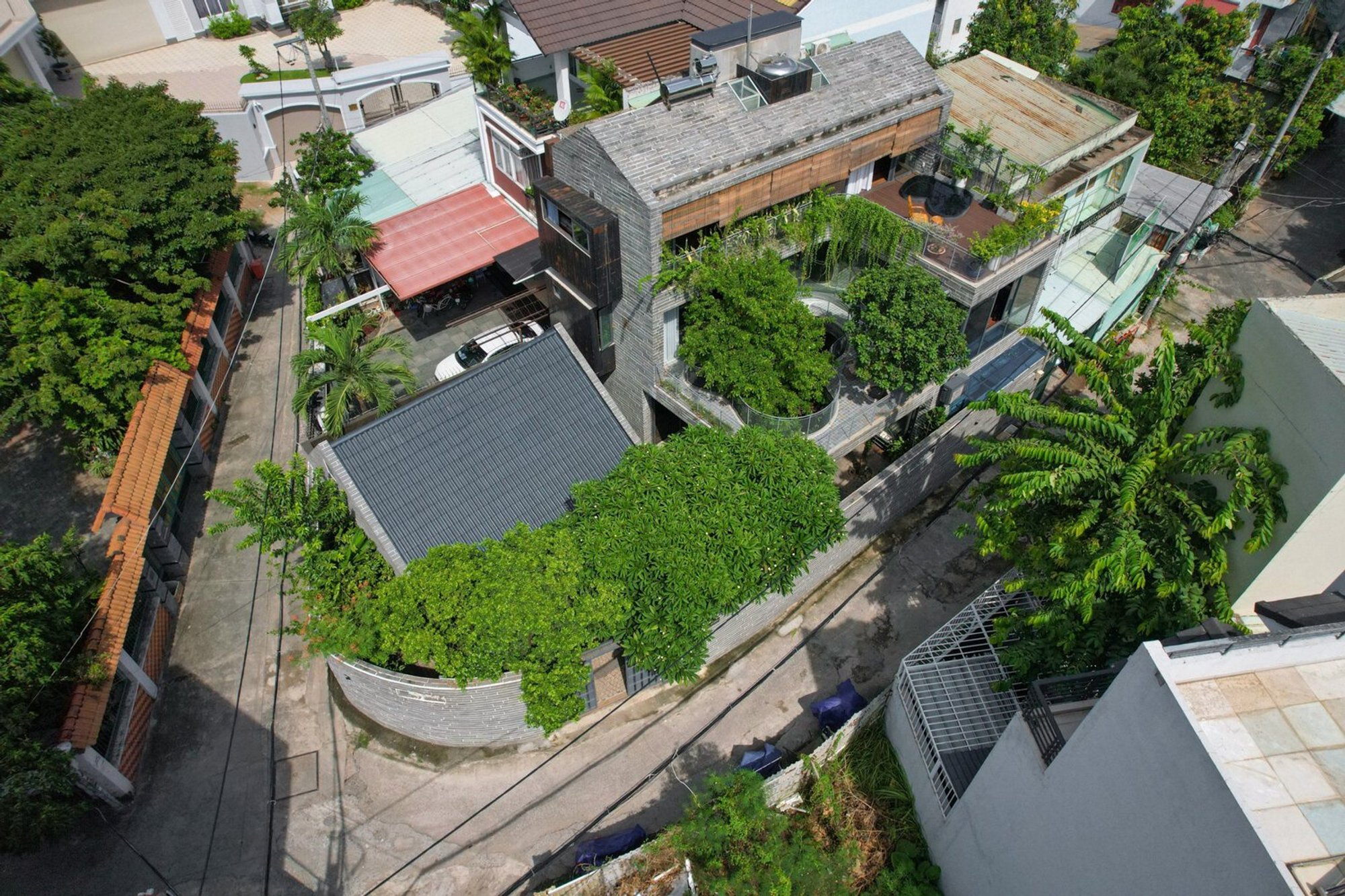Linh Trung House by H.a Architects: A Multi-Generational Haven in Ho Chi Minh City