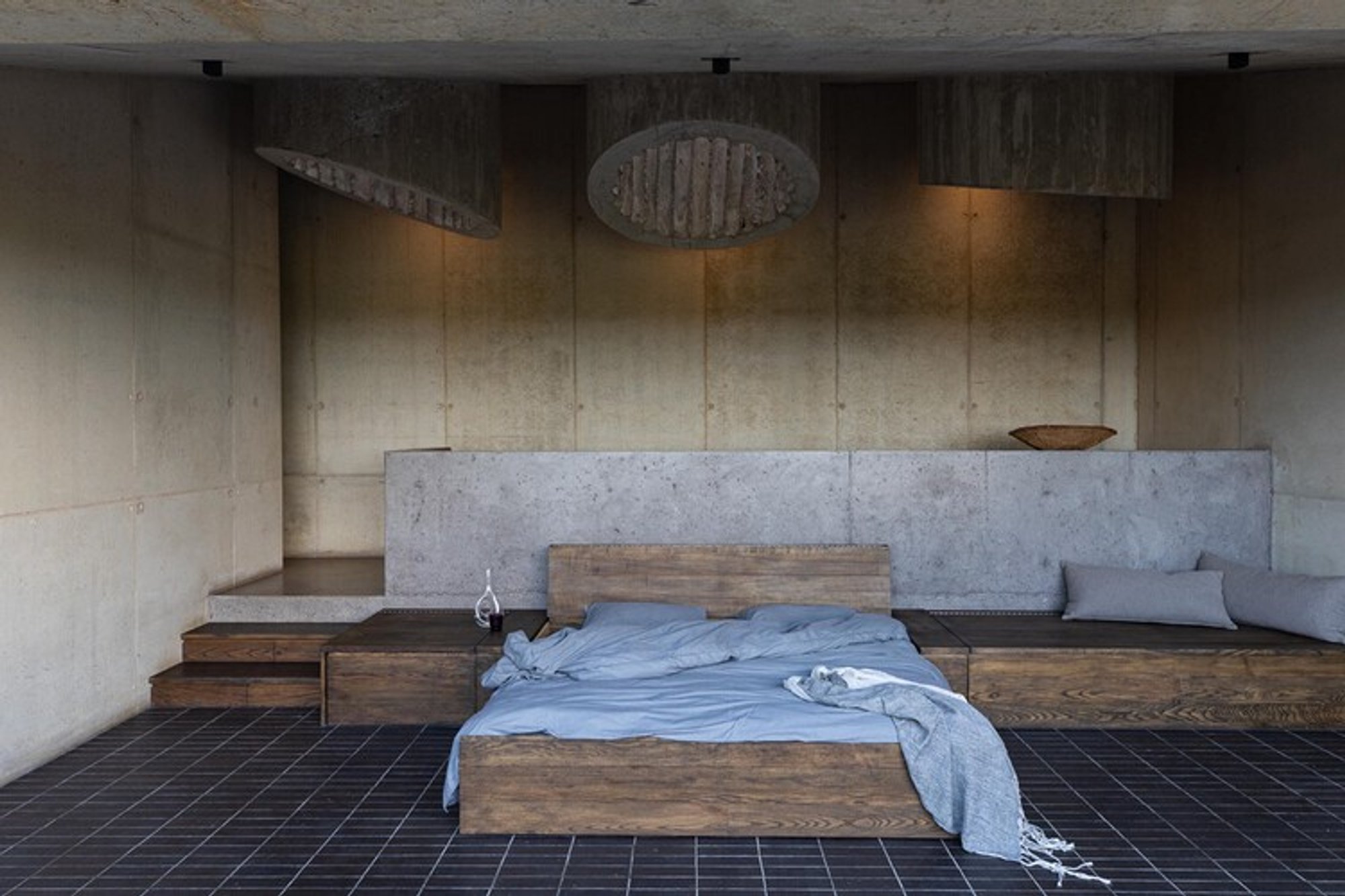 The Folly Multi-Purpose Retreat: Common Architecture's Underground Creative Sanctuary in Salt Rock