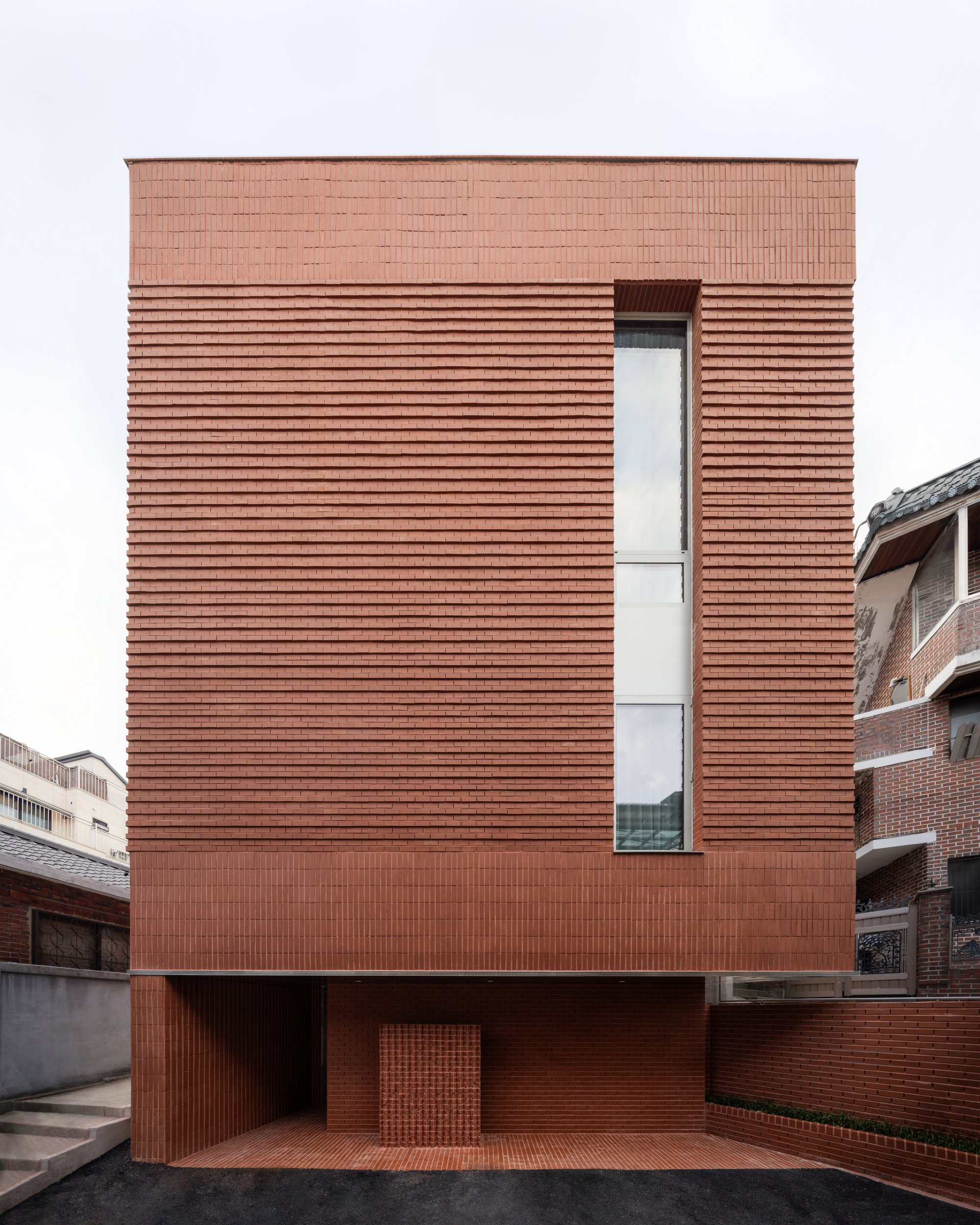 Layered Building by Atelier ITCH: A Vertical Hideout Crafted from Constraints in Seoul