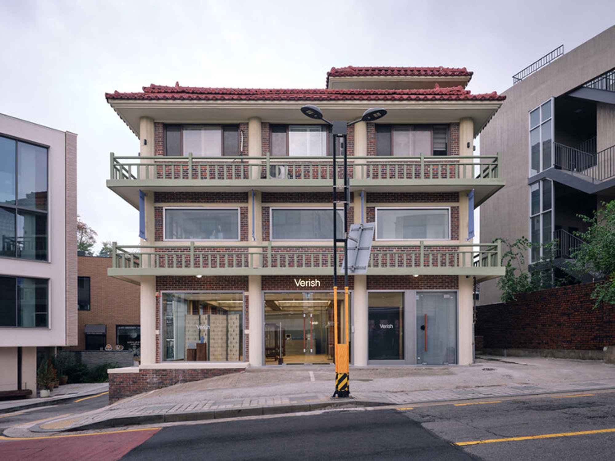 Verish Anguk Flagship Store: A Contemporary Reimagining of Korean Heritage in Retail Design