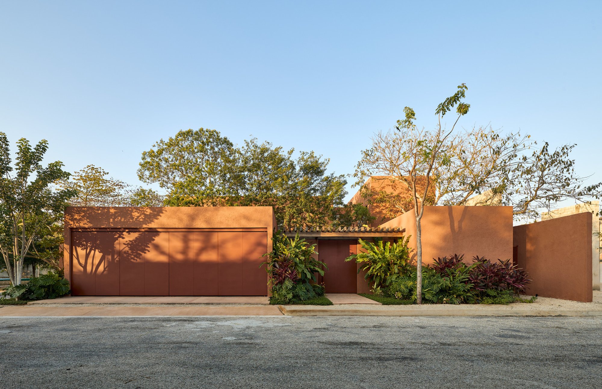 K’ab House by Lessmore Group: A Contemporary Refuge Rooted in Yucatán’s Natural Harmony