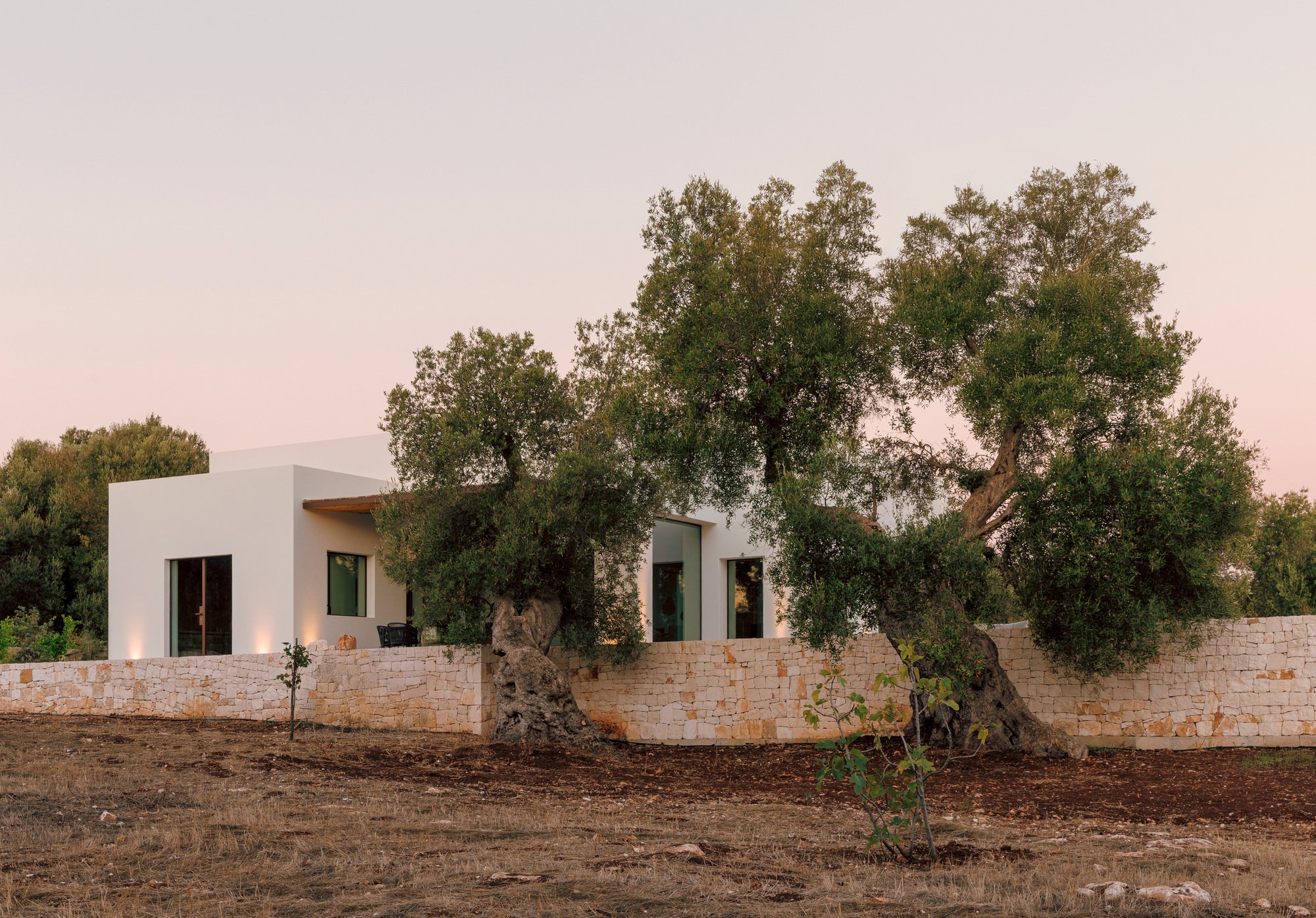 House in the Ostuni Countryside by Tela Architettura: Contemporary Countryside Living in Italy