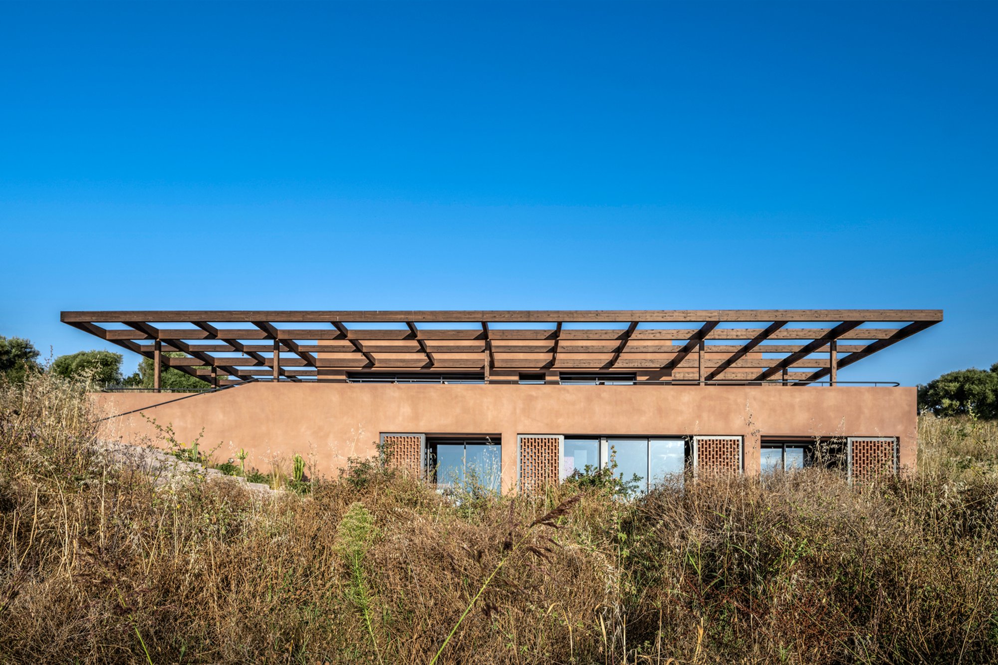 Gaia Residence: Harmonizing Contemporary Architecture with Nature in Lefkada, Greece