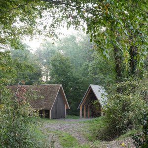 Retour de Chasse by abra – A Minimalist Timber Retreat Rooted in Tradition