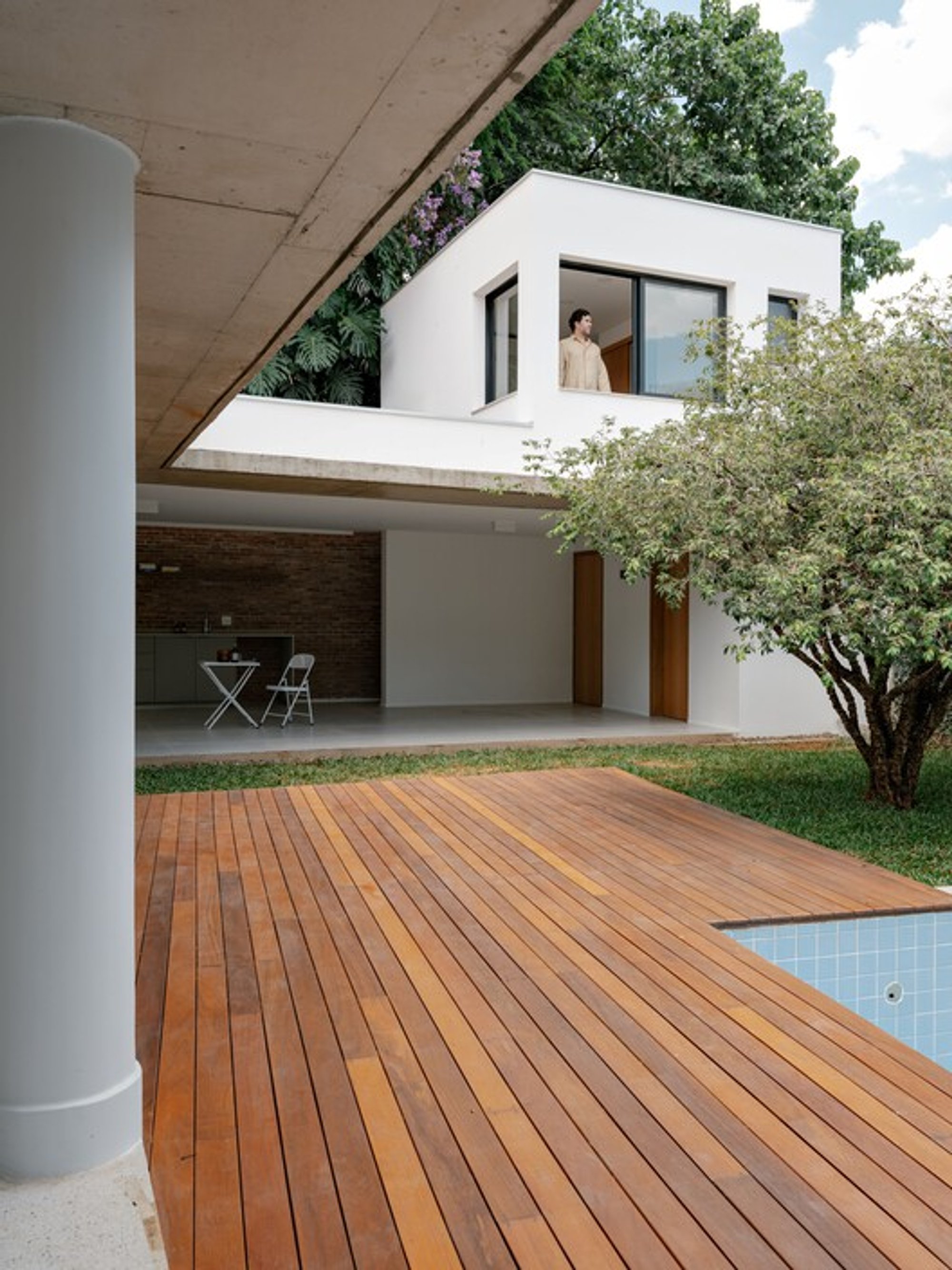 House Next Door by Guelo Nunes Arquitetura: A Flexible, Low-Maintenance Home Designed for Modern Rental Living