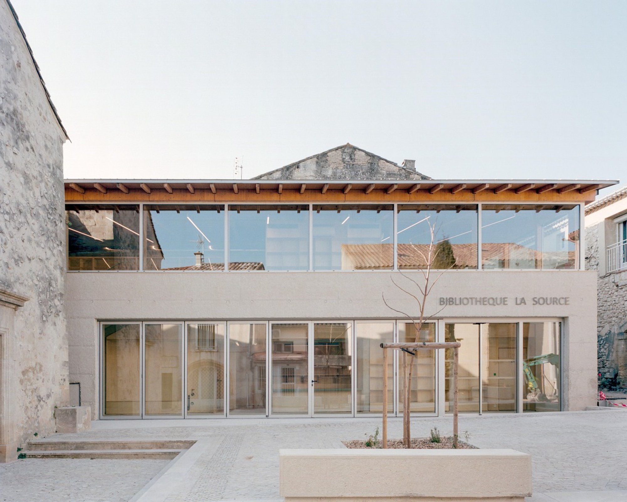 La Source Third-Place Library by NAS Architecture: Revitalizing Rochefort-du-Gard’s Cultural Heritage