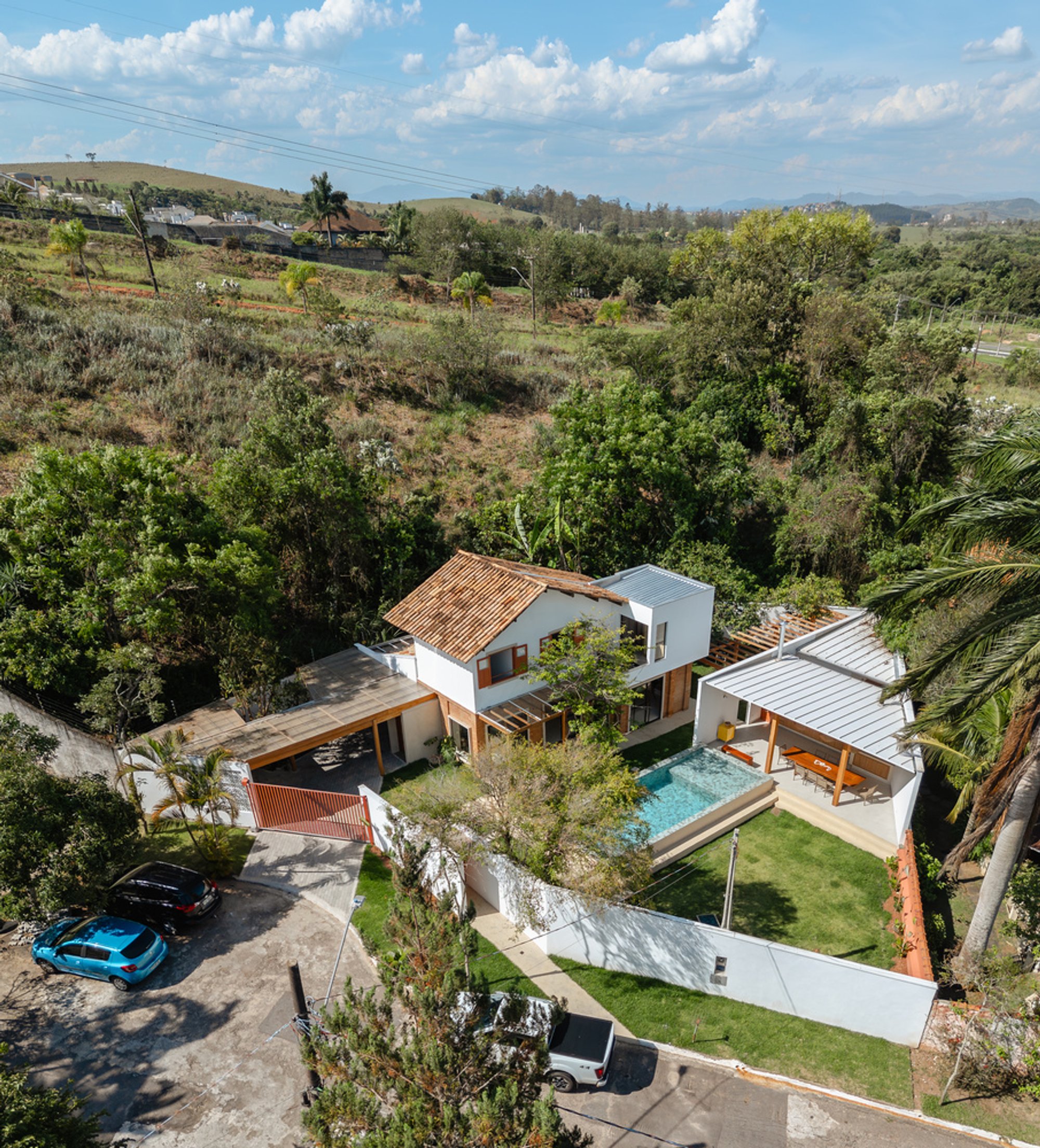 House Graviola: A Harmonious Blend of Heritage and Contemporary Design in Urbanova, Brazil