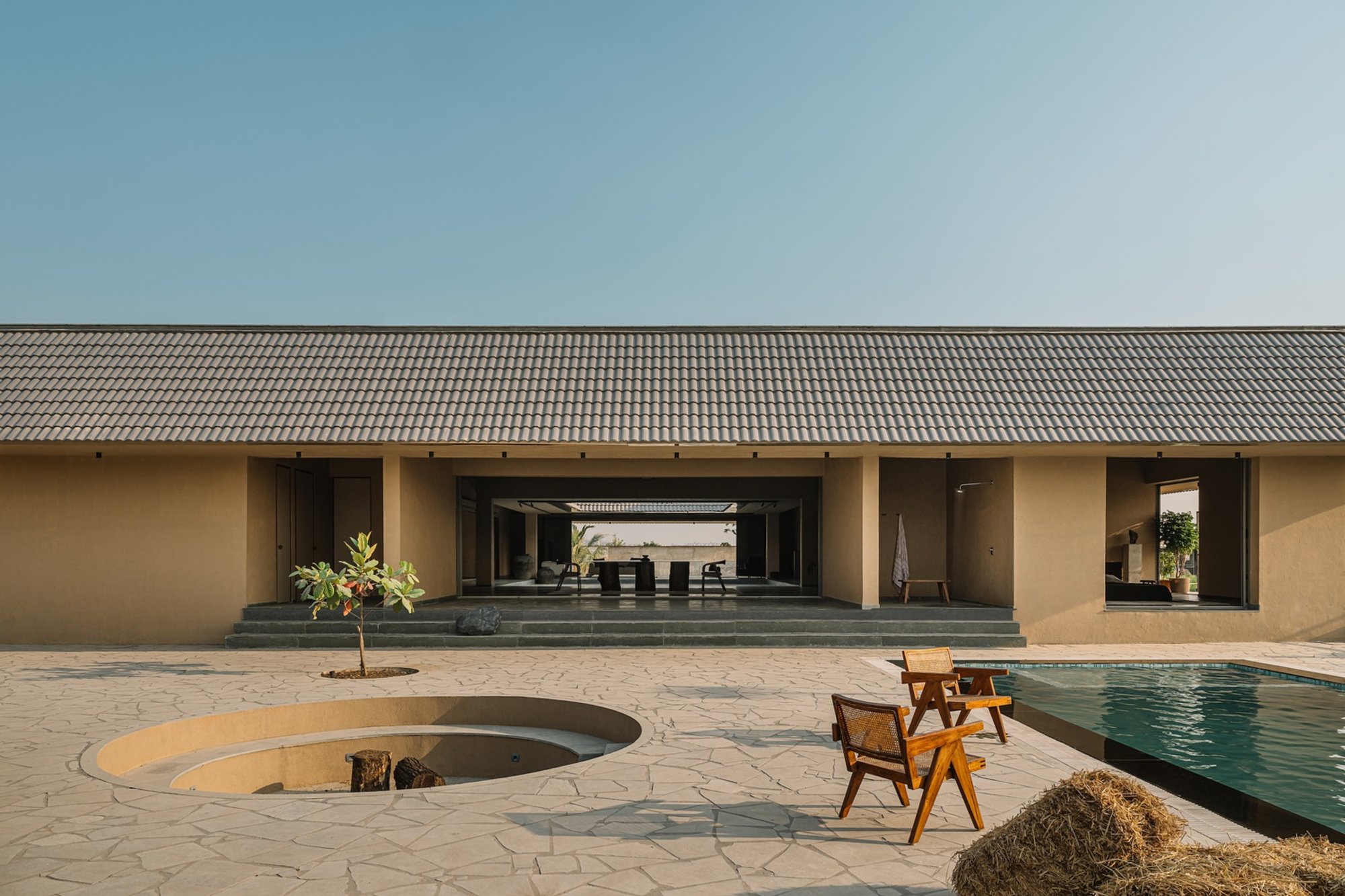 Courtyard House by D’WELL: A Tranquil Retreat in Surat