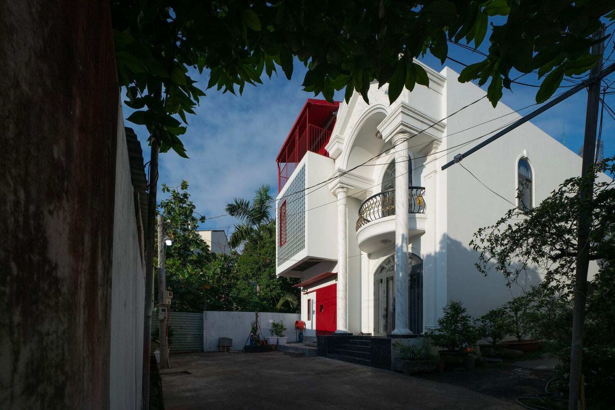 3Gang House by Space + Architecture: A Compact Urban Home Rooted in Nature, Light, and Family Living