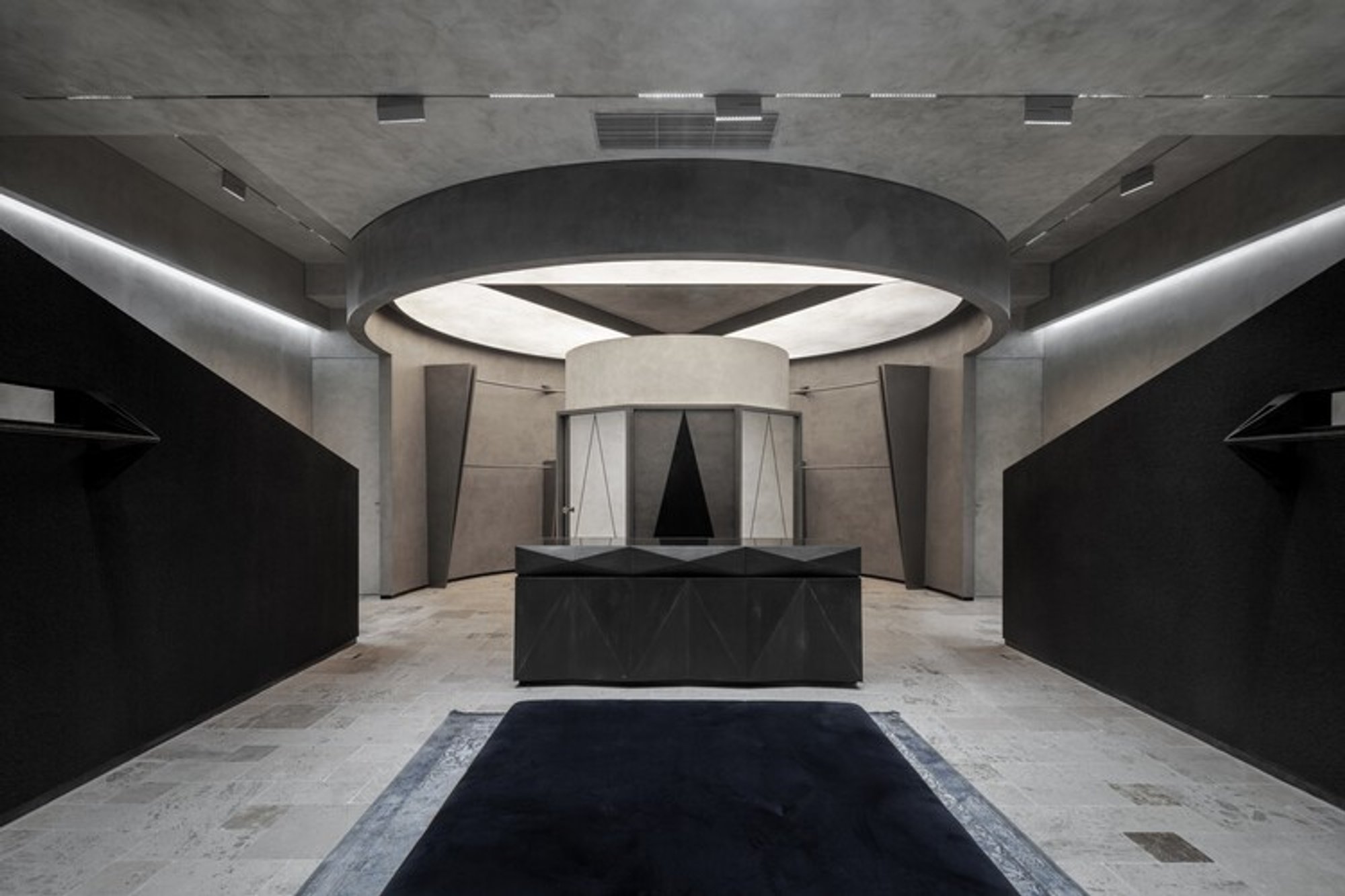 TBHNP Shanghai Flagship Store by FON STUDIO – A Silent Black Monolith Where Fashion and Space Become Narrative
