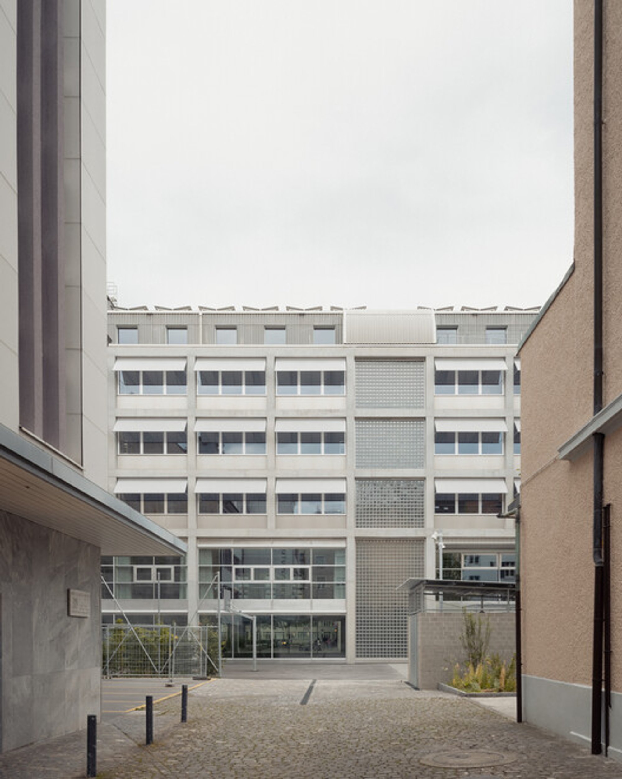 Vocational School for Building Trades by Gunz & Künzle Architekt*innen in Zürich, Switzerland
