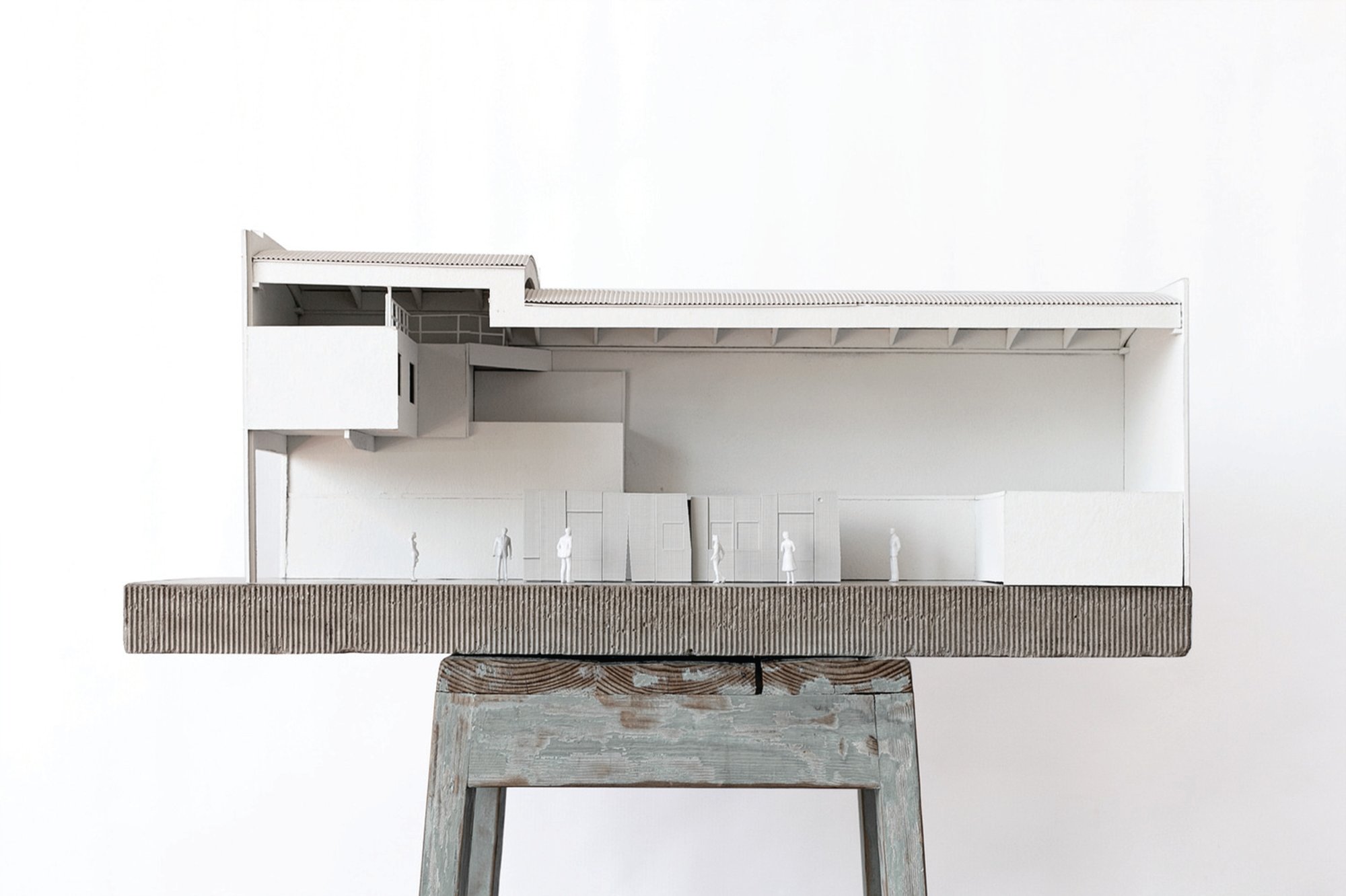 Exhibition “Ideas Fijas” by MATER and Cecilia Szalkowicz – A Fusion of Architecture, Sculpture, and Photography in Buenos Aires