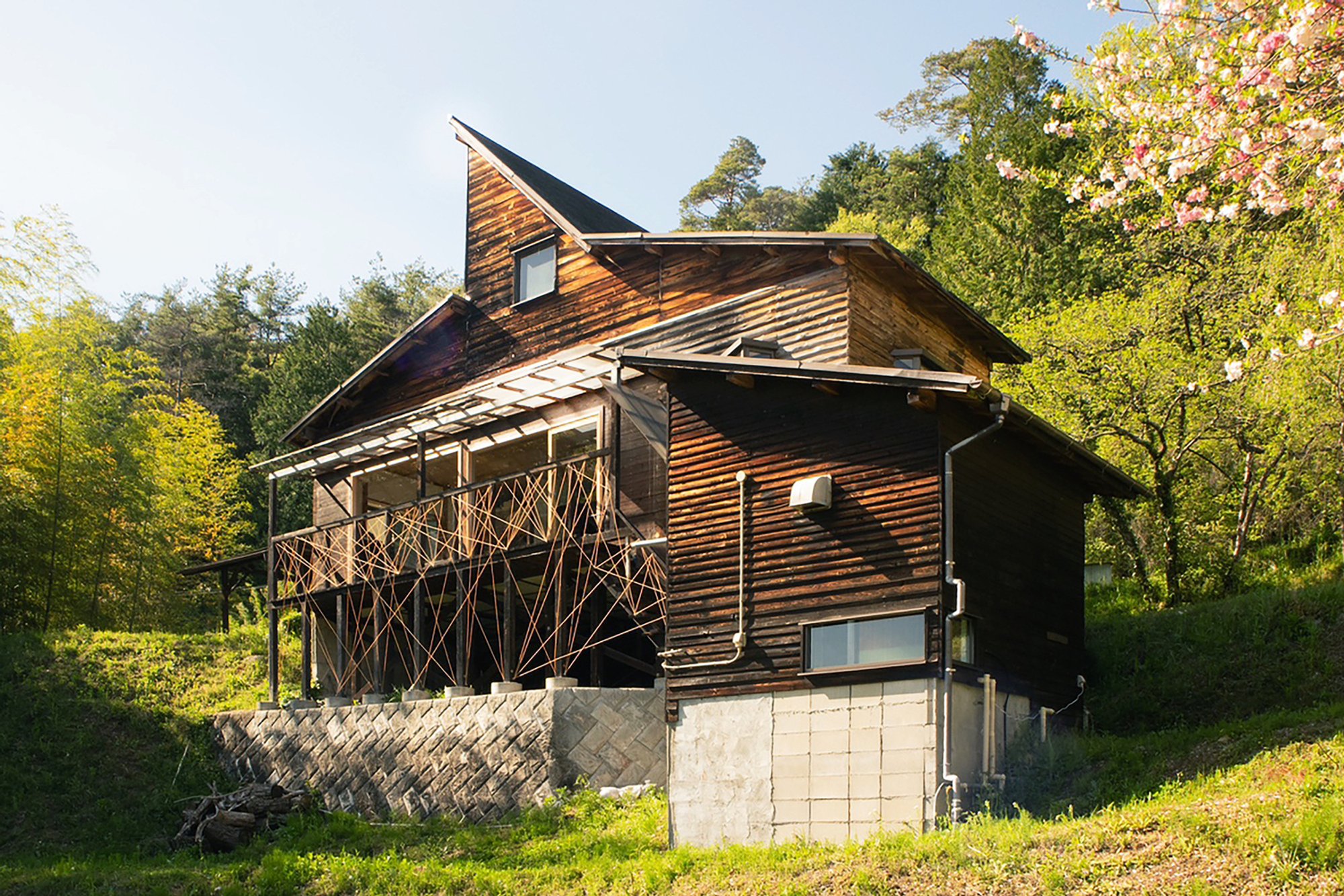 Villa Nagiso Renovation: A Contemporary Minimalist Retreat in Nagano’s Countryside