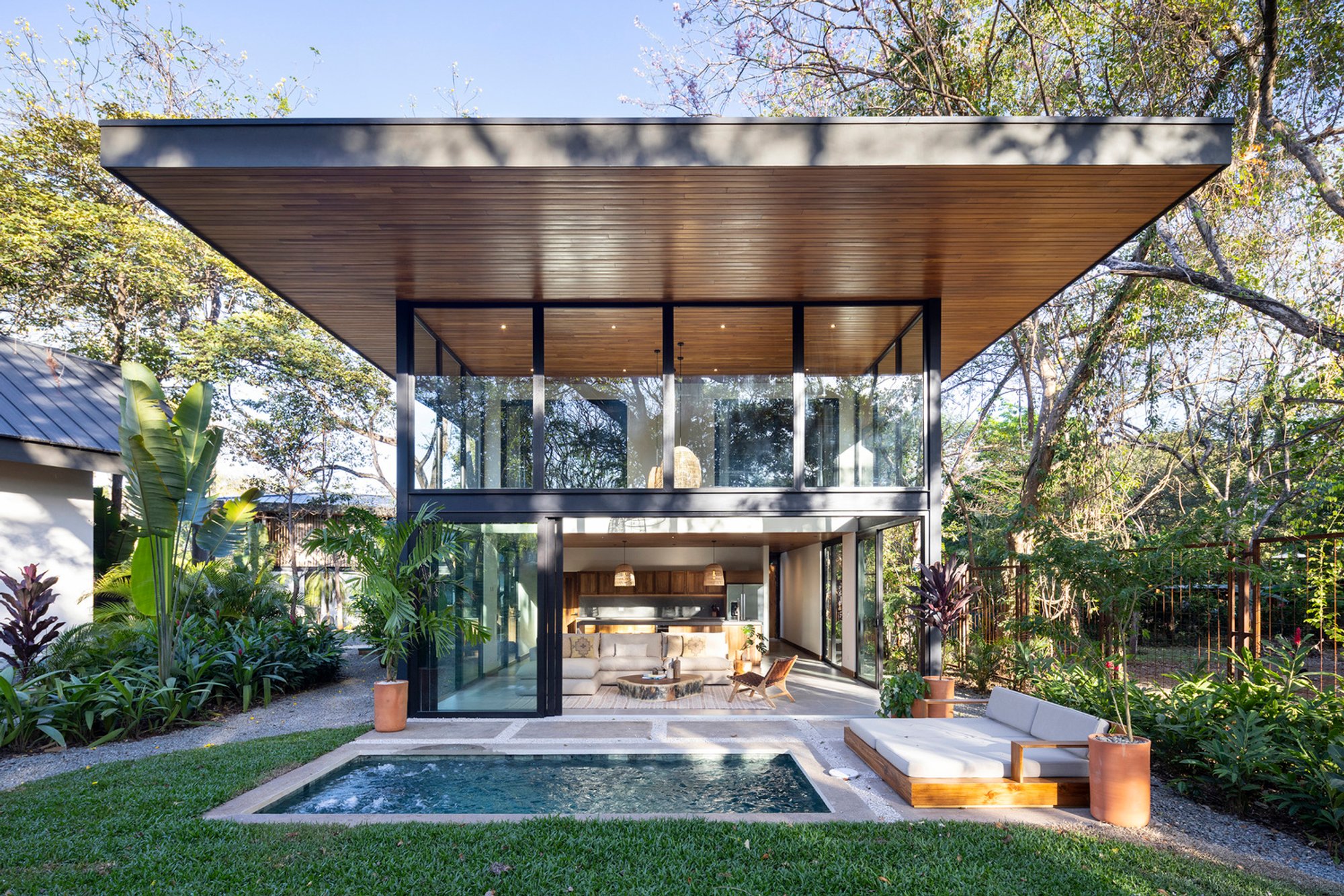 Indo Avellanas House: Luxury Coastal Villas in Costa Rica by Garton Group Architecture