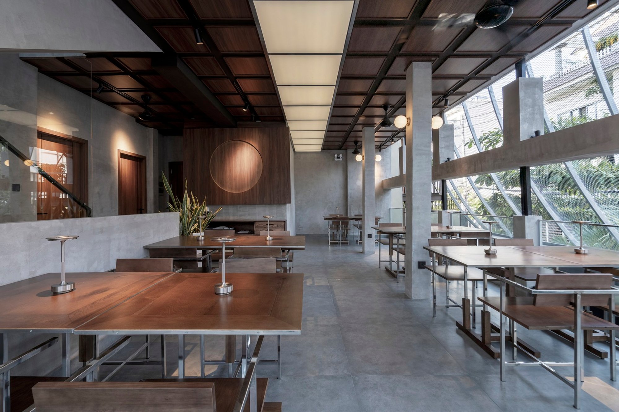 Ts VEIL Restaurant by KHOA VU: A Masterclass in Restaurant Renovation Architecture