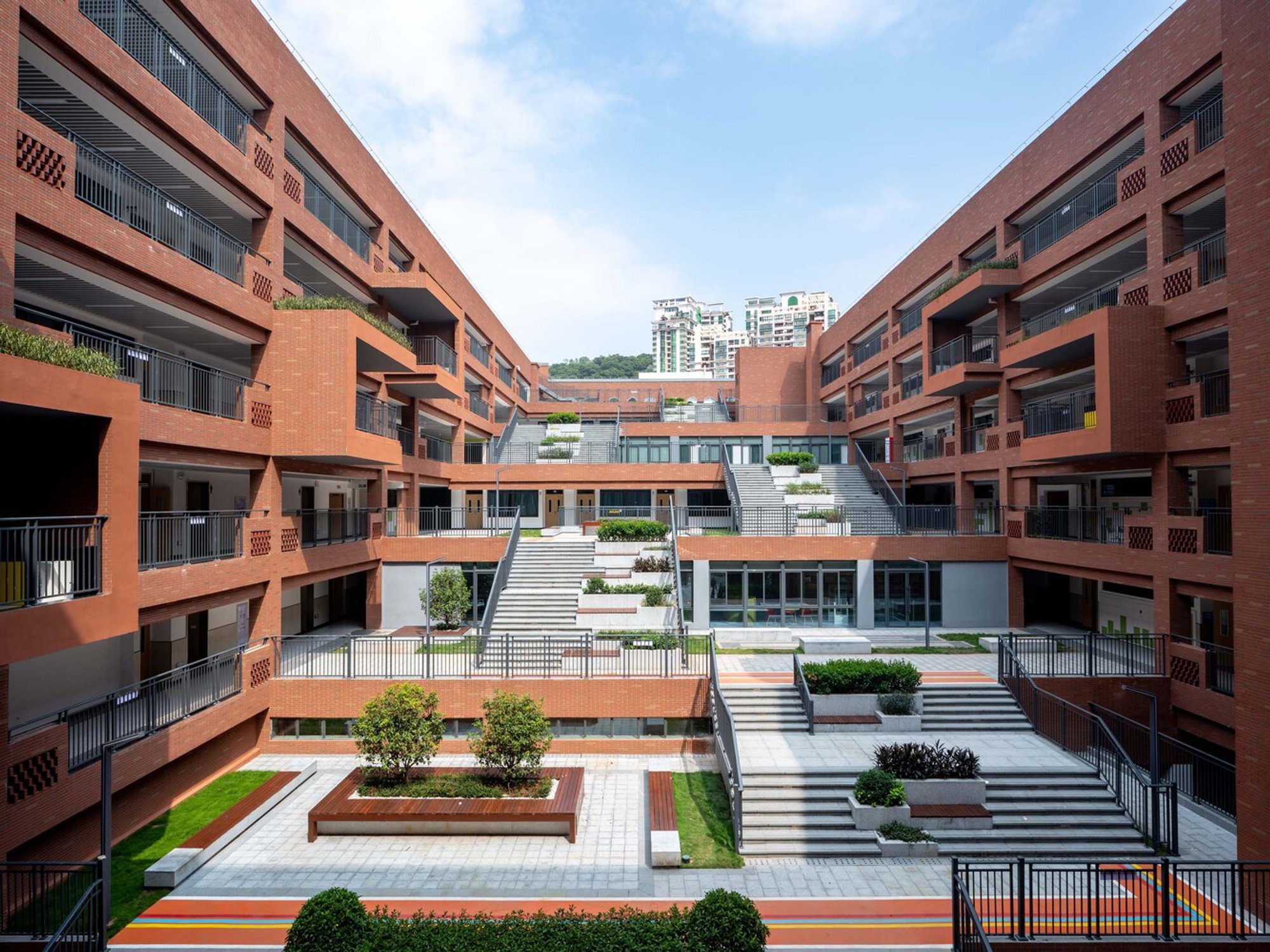 Shenzhen Middle School by Huayi Design: A High-Density Campus That Redefines Learning in Shenzhen