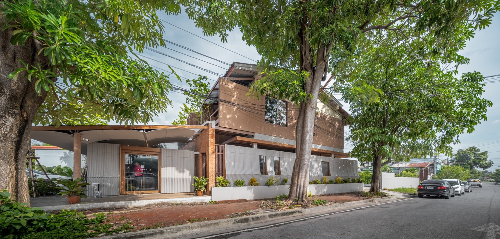 Kunst Ayutthaya Hotel Architecture: Familiar Materials Reimagined as Everyday Art by BodinChapa Architects