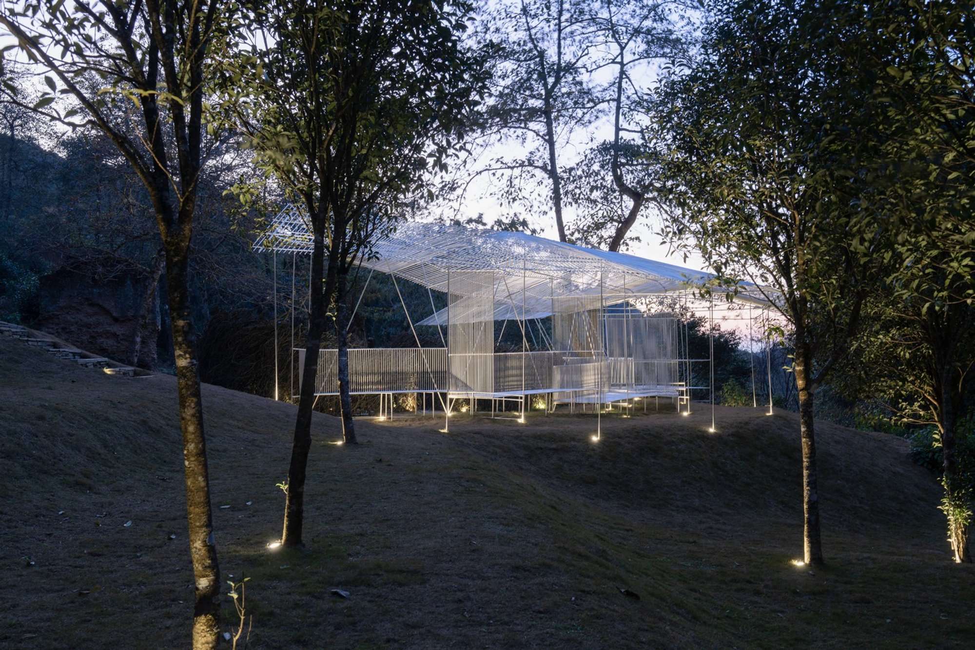 Phoenix Feather Tea Pavilion by Kong Xiangwei Studio: A Masterclass in Pavilion Architecture in Nature