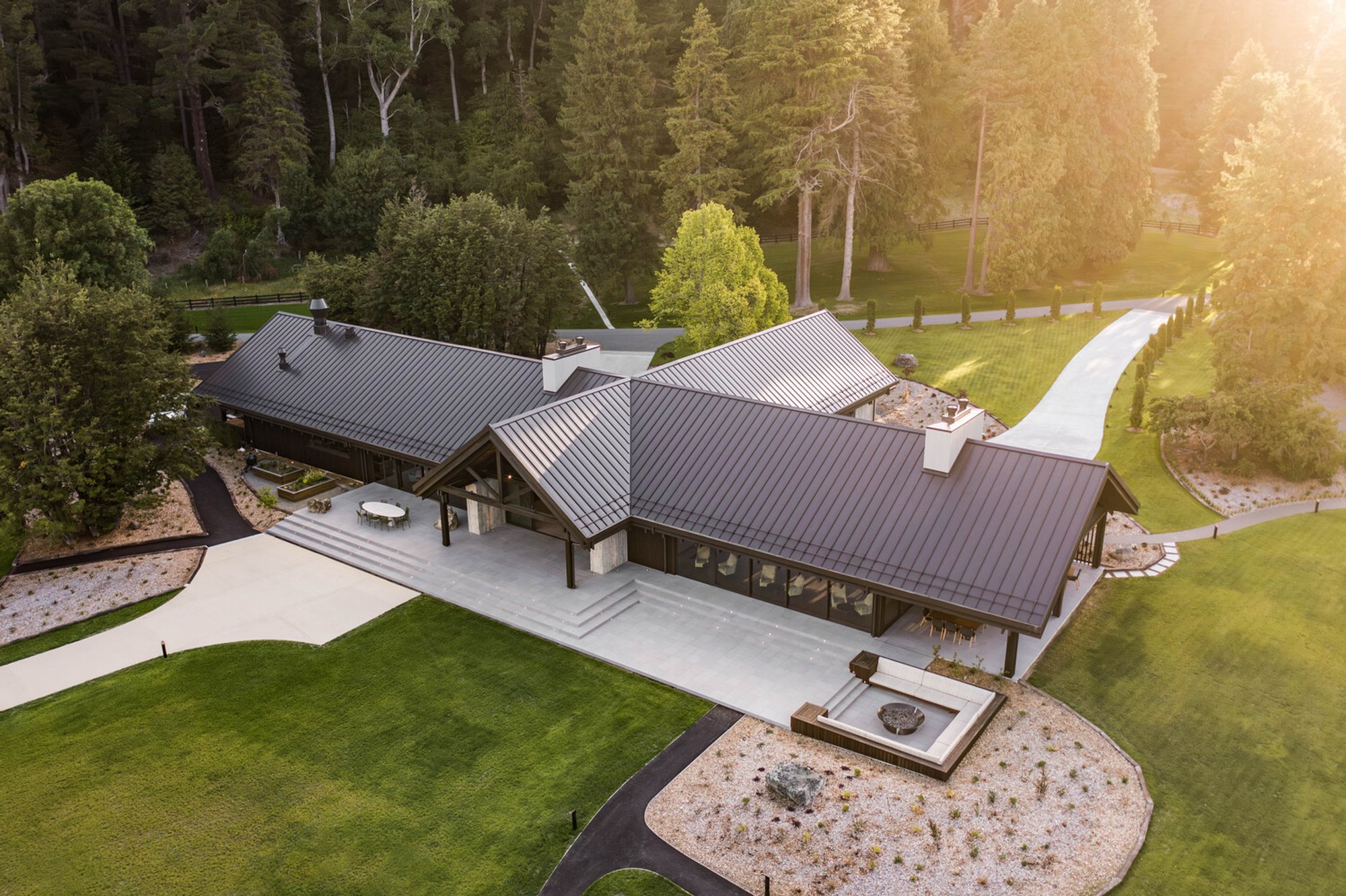 Restaurant Architecture in New Zealand: Sugarloaf at Flockhill by Hierarchy Group